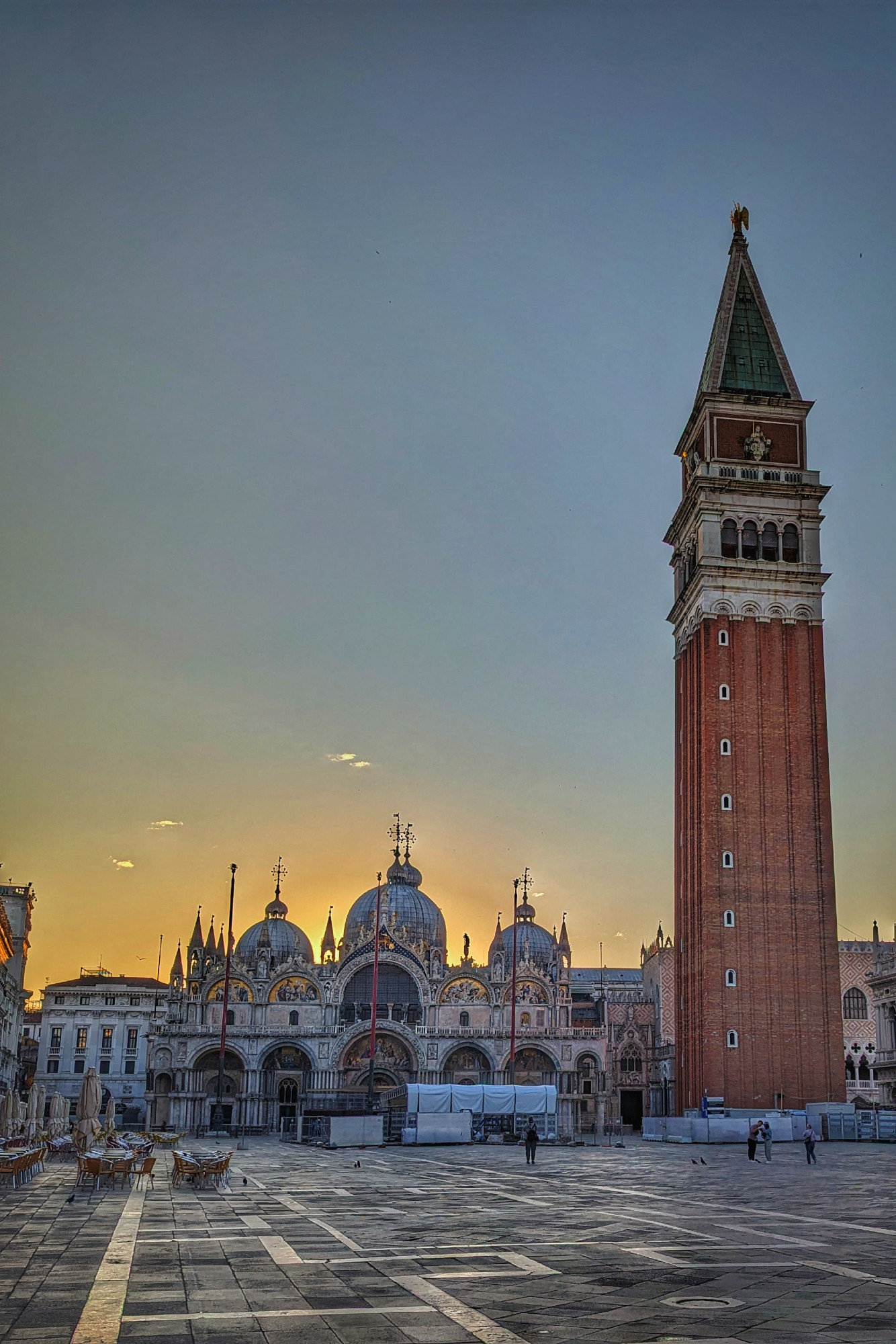 Vue de la Place Saint Marc avec le Campanile et la basilique Saint Marc