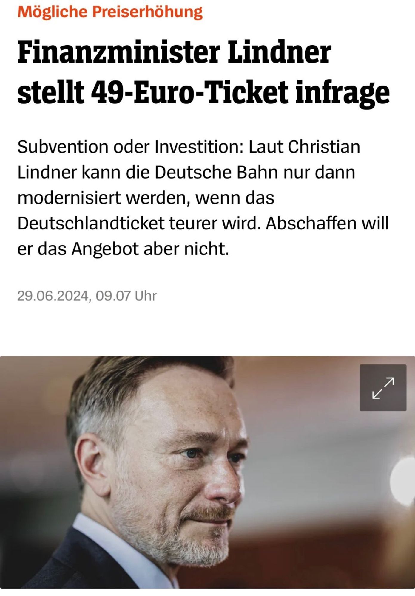 Mögliche Preiserhöhung Finanzminister Lindner
stellt 49-Euro-Ticket infrage
Subvention oder Investition: Laut Christian Lindner kann die Deutsche Bahn nur dann modernisiert werden, wenn das Deutschlandticket teurer wird. Abschaffen will
er das Angebot aber nicht.