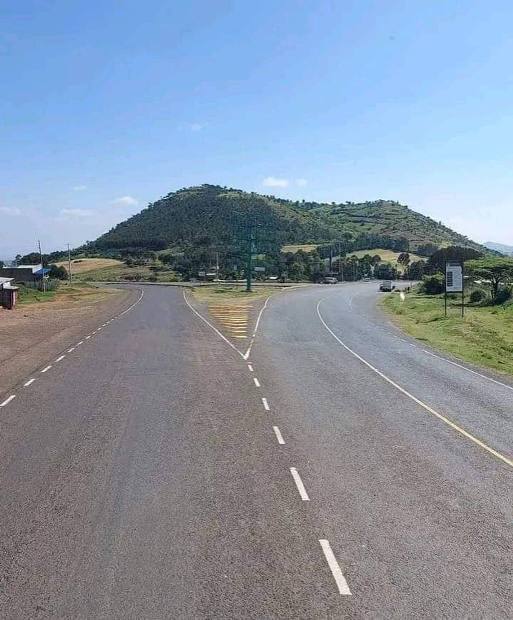 Road 🛣️ in Isiolo Kenya East of Africa 🌍