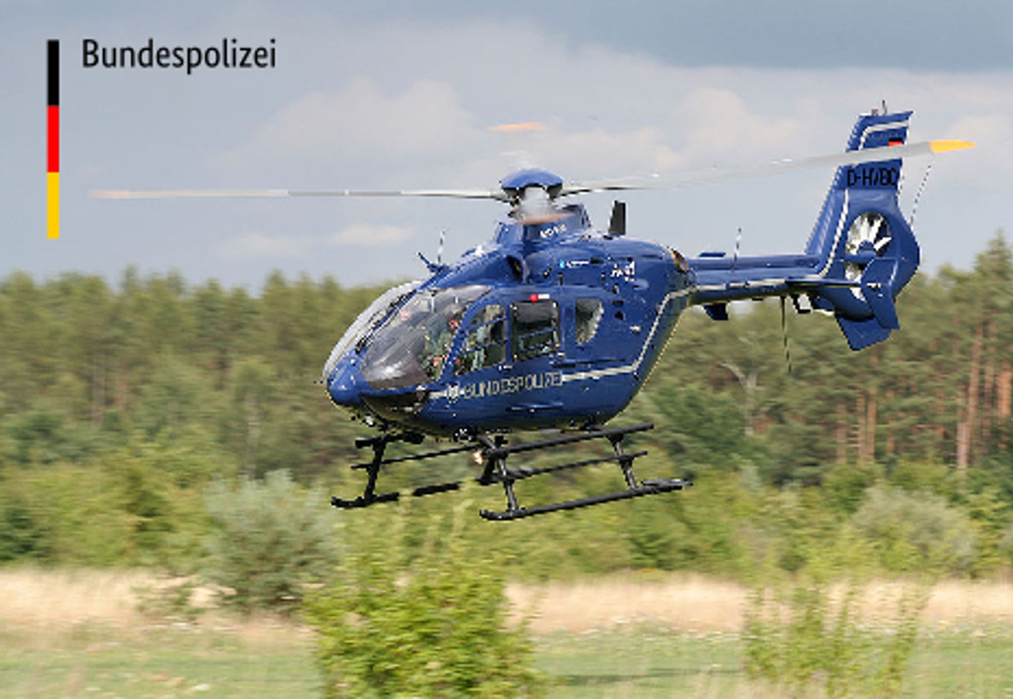 Hubschrauber unserer Fachkräfte
Beispielbild
Seit München 1972 ist allen bekannt das selbst Sport nicht immer LUSTIG scheint

Bild
Eurocopter EC 135 in neue Farbgebung
Credit Tatcher CC2.0