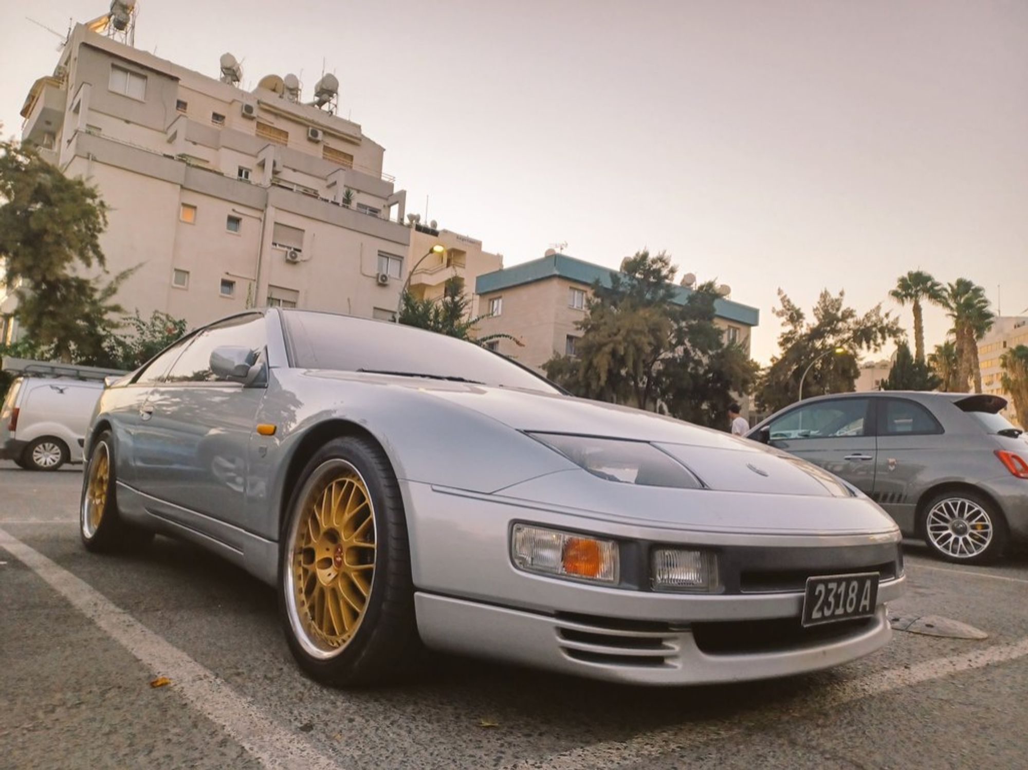 A silver Nissan 300ZX 'Fairlady' (front view)