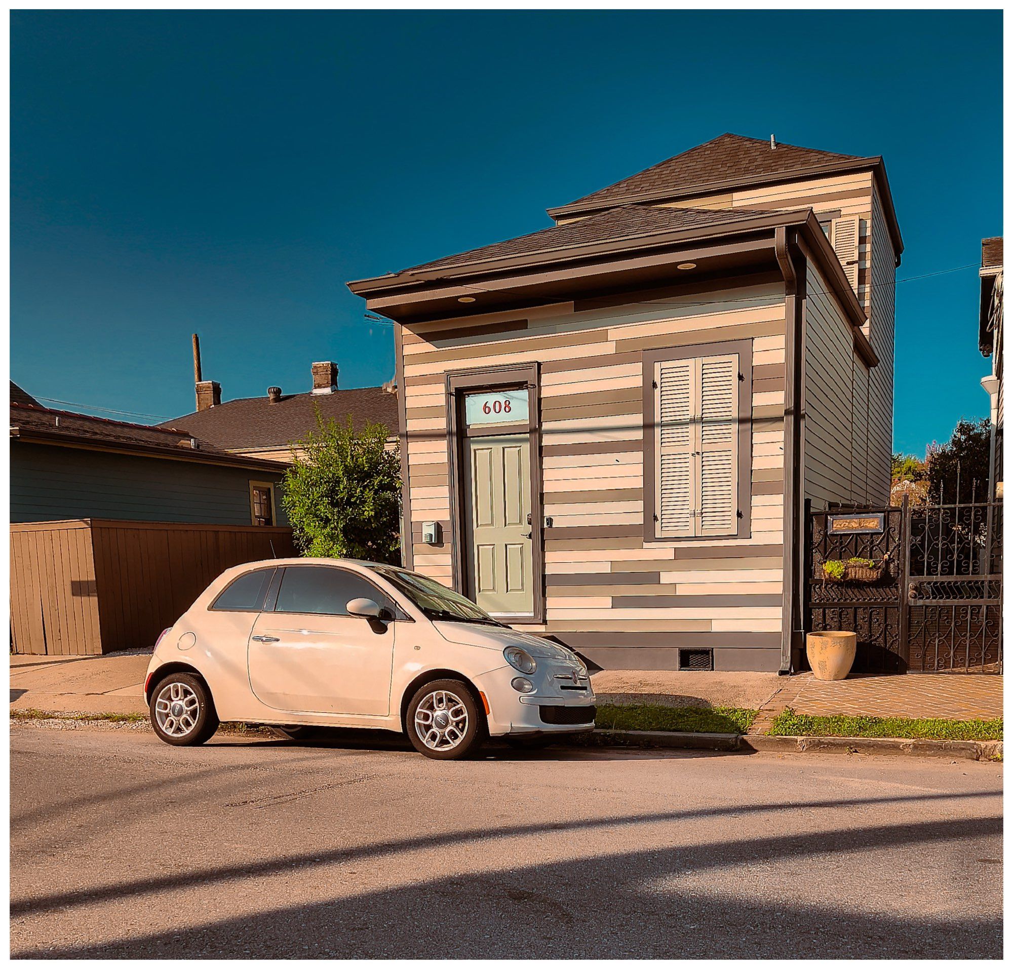 Cottage and Fiat 500, New Orleans