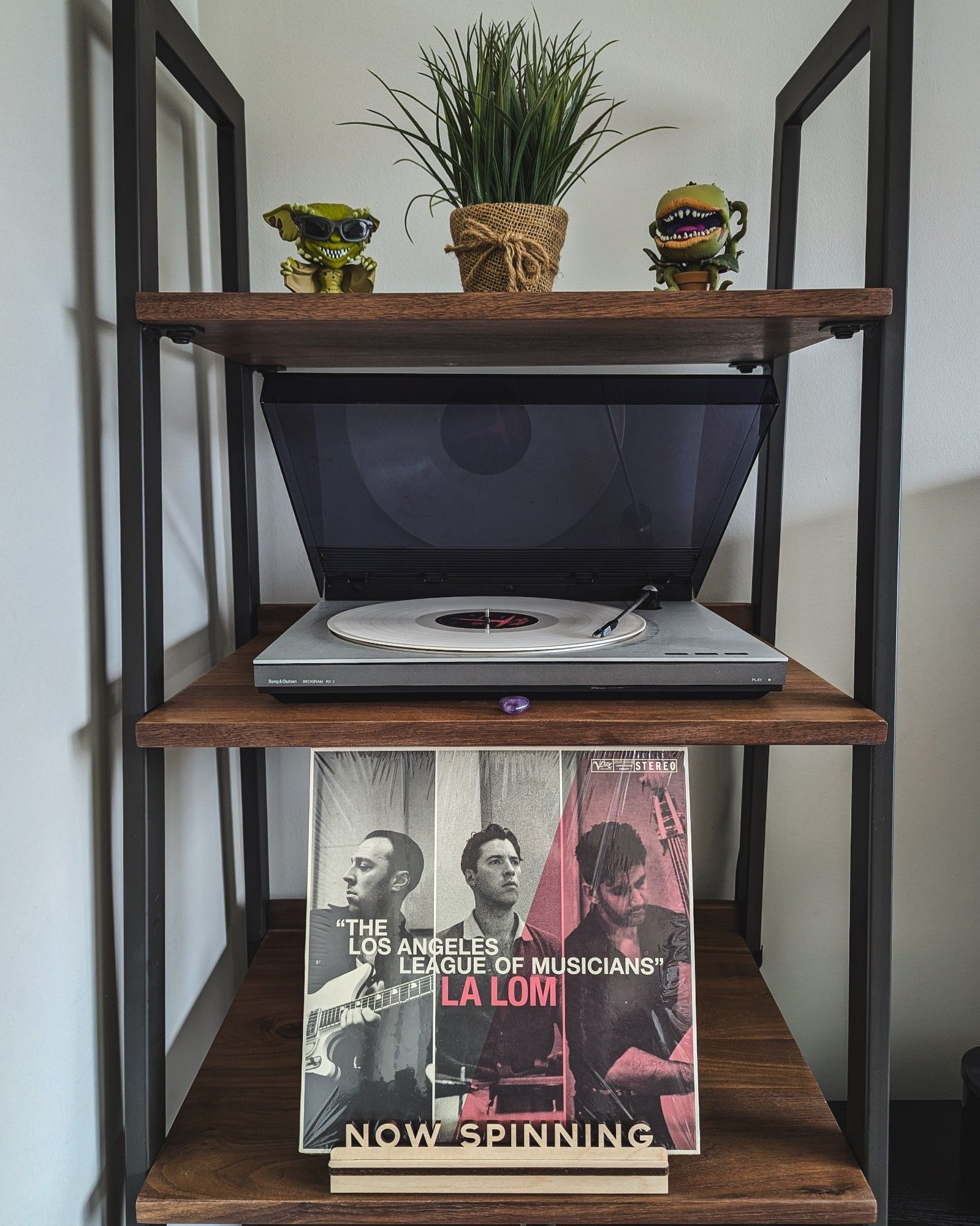 Now spinning LA LOM - The Los Angeles League Of Musicians vinyl album