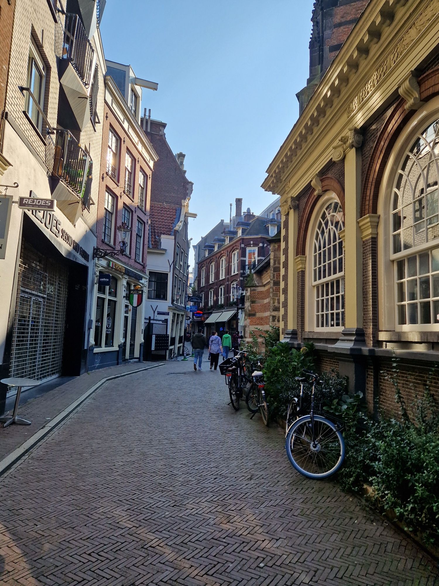 Another alley, this time with a bike parked on the right side