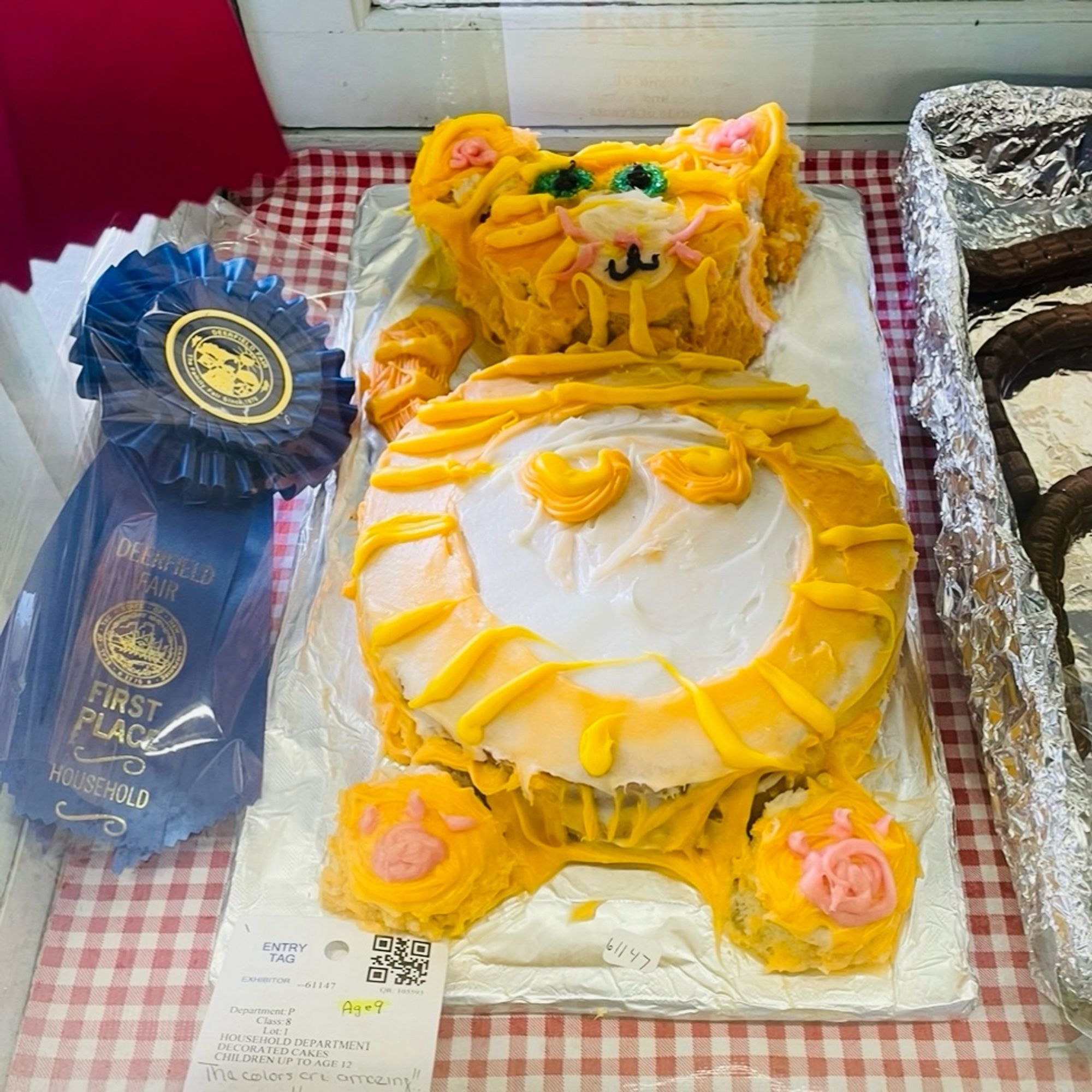 Cake decorated to look like an orange cat