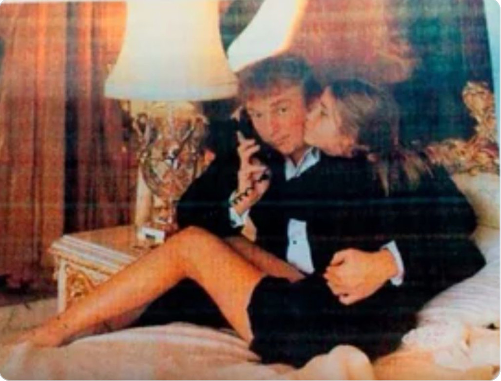 Donald Trump on a bed with Ivanka when she was a teen