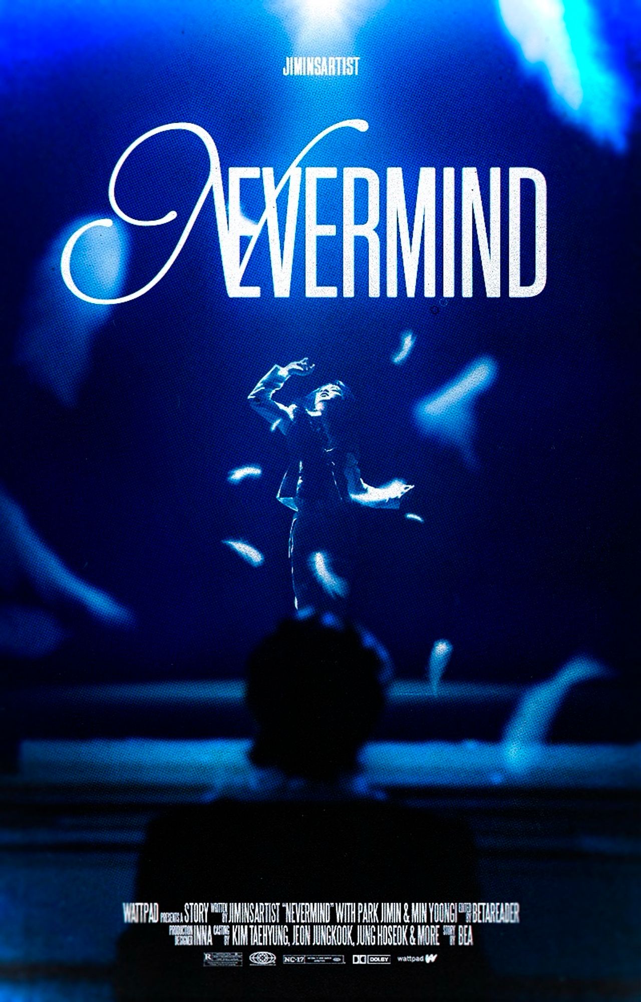 Capa da fanfic NEVERMIND de jiminsartist no Wattpad. Título na cor branca na parte superior, Imagem em tons de azul, Jimin no palco apresentando um solo rodeado de penas caindo e Yoongi no piano tocando sua composição. Créditos na parte inferior.