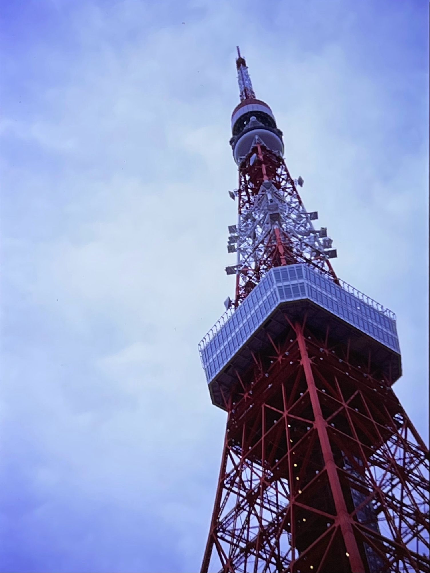 曇り空と東京タワー
PROVIA100
MAMIYA645
MAMIYA SEKOR-C MACRO 80mm F4