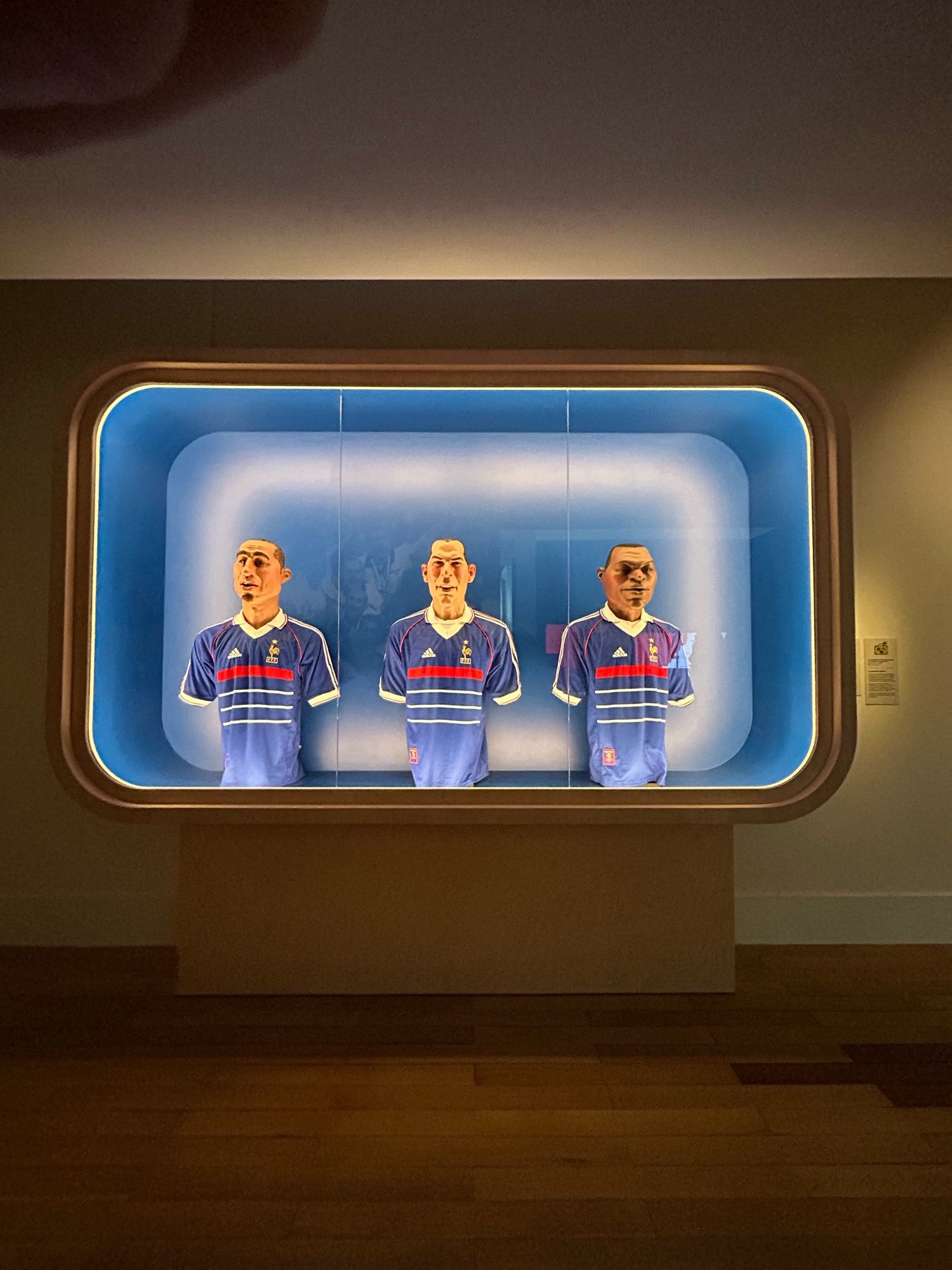 Marionnettes de l’émission « Les Guignols de l’Info, reprennent les joueurs de l’équipe de France de football de 1998 - Musée de l’Histoire de l’Immigration