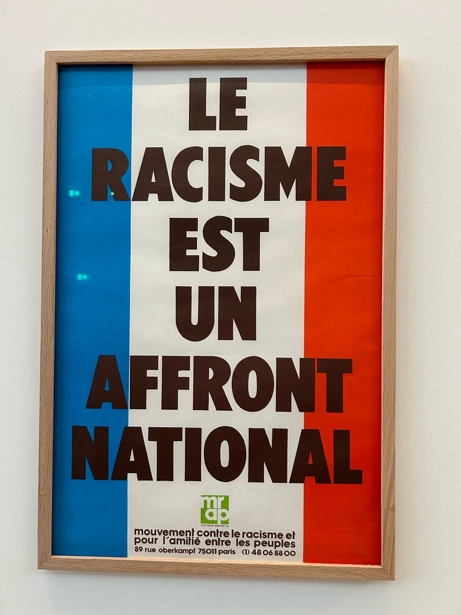 Affiche de l’exposition permanente du Musée de l’Histoire de l’Immigration - « Le racisme est un affront national » du MRAP