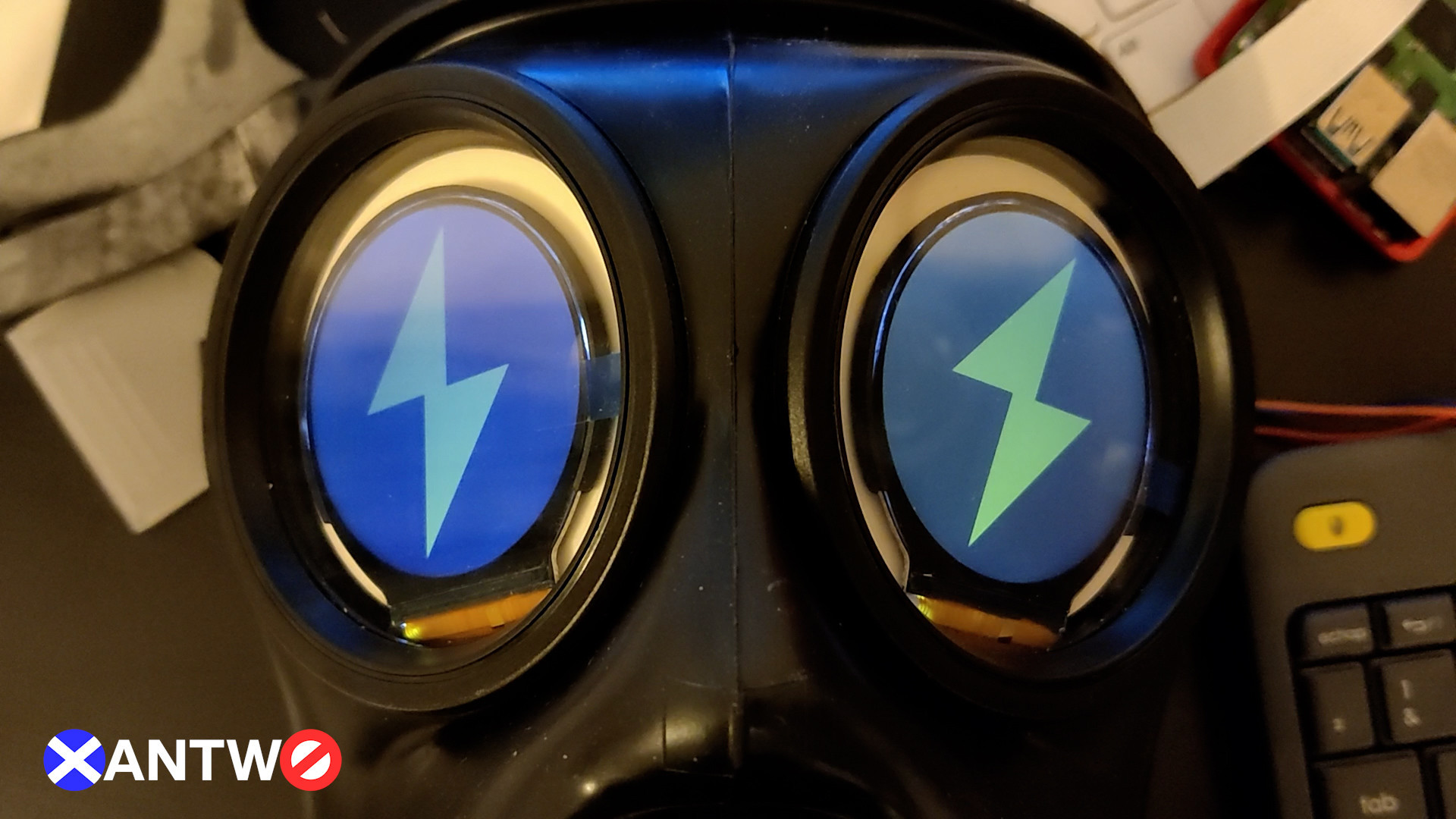 S10 Mask with screen lenses showing a spark icon