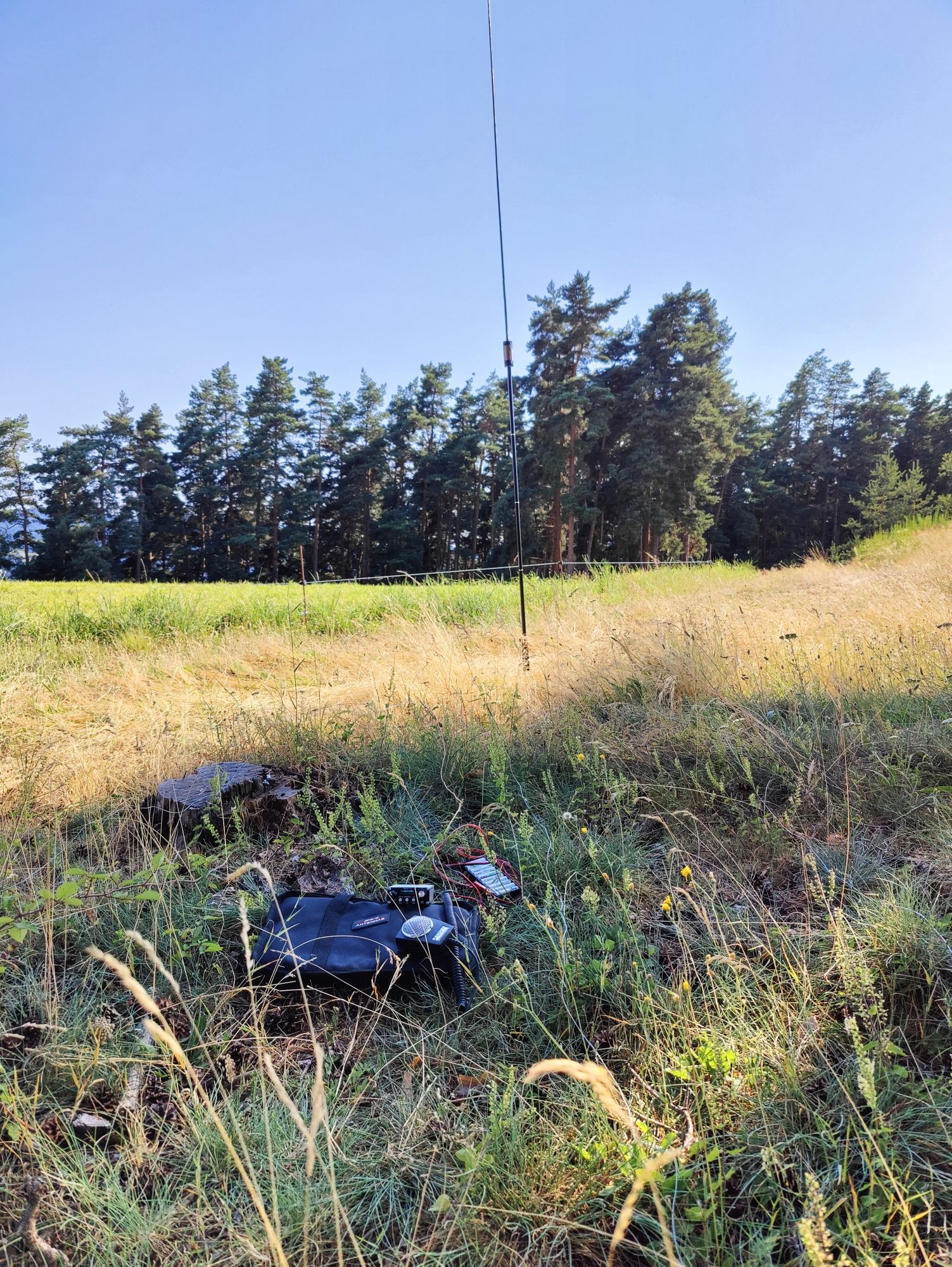 vertical antenna jpc-12 , in a field