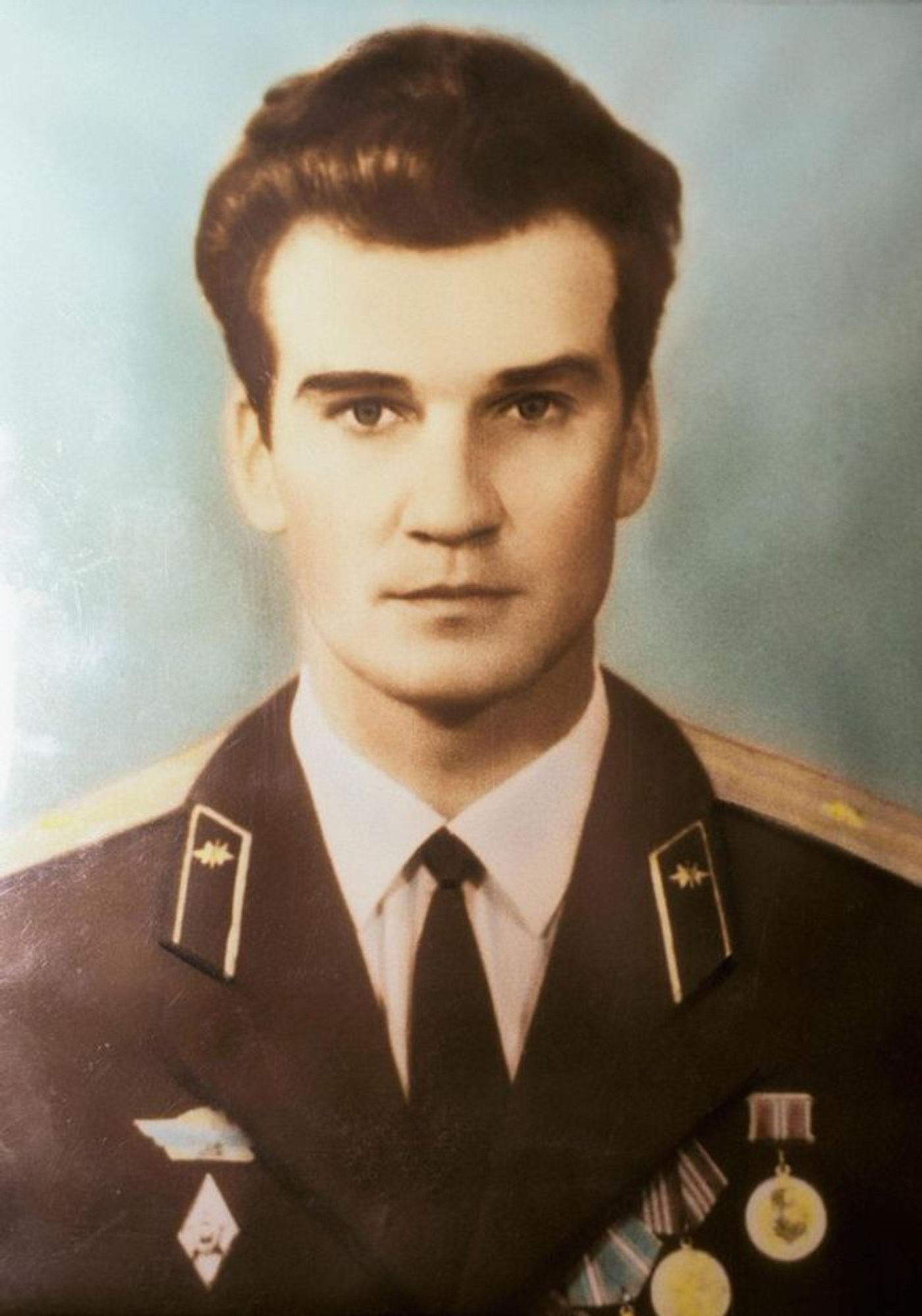 An official photograph of Lt. Col. Stanislav Petrov posing in his uniform around the time of this incident.