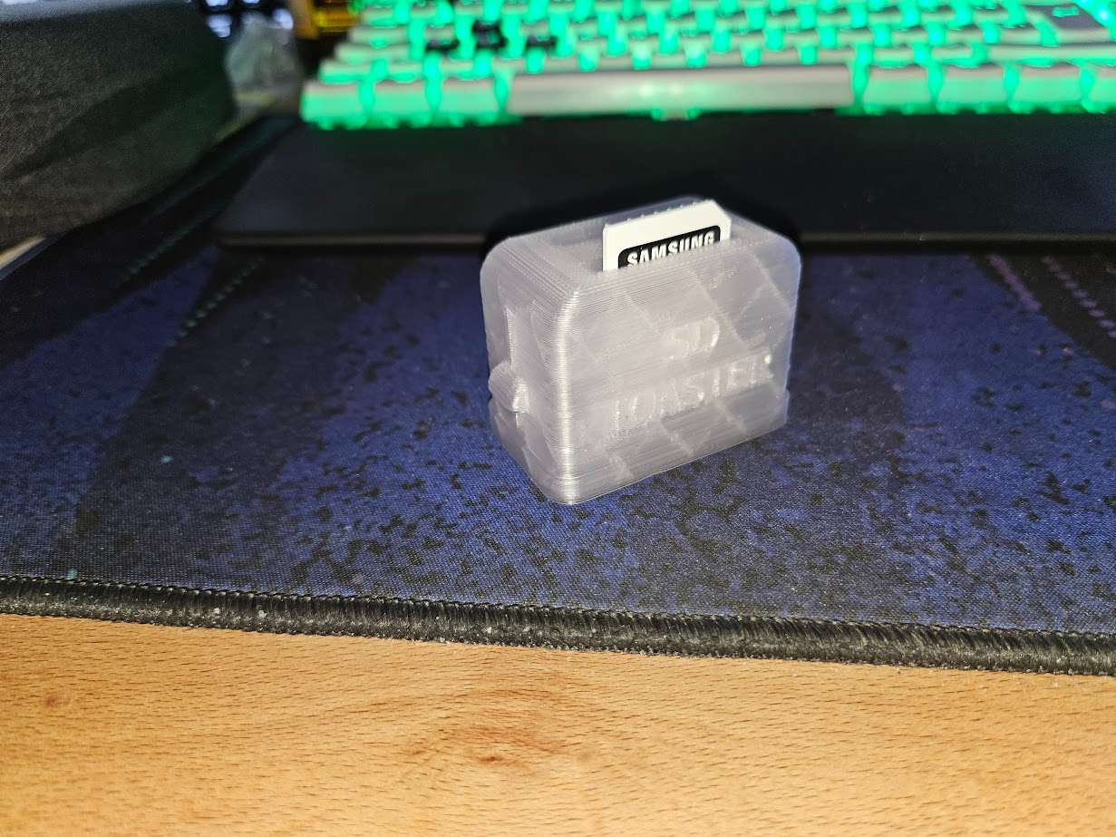 A 3D printed Toaster, which functions as a stand for SD Cards