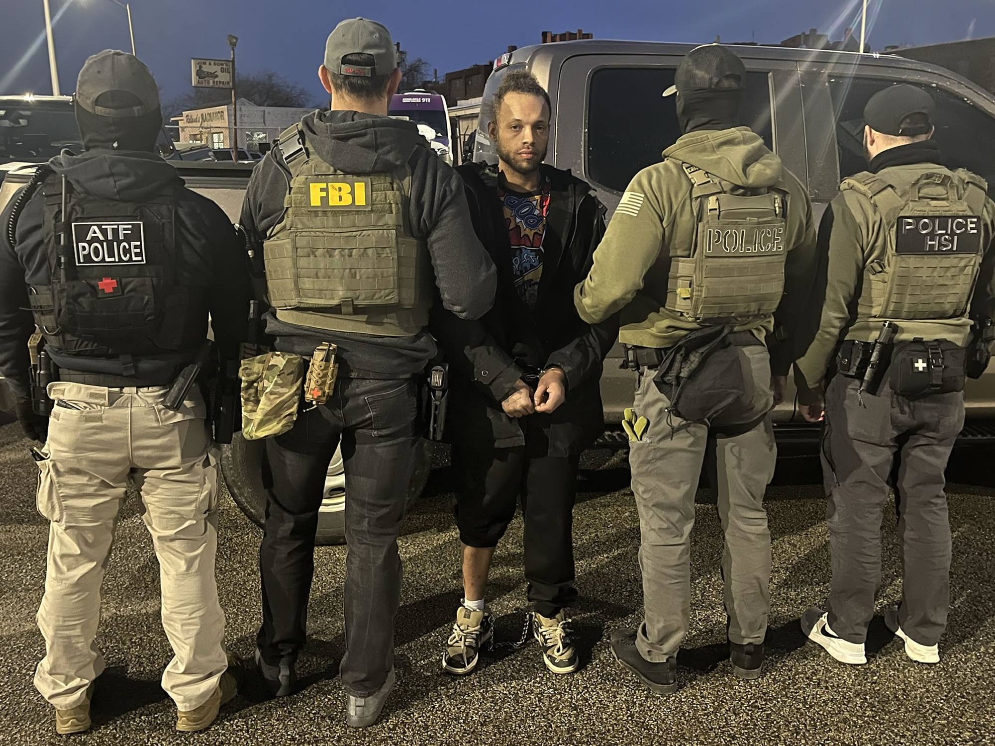 Ice agents kidnapping people 