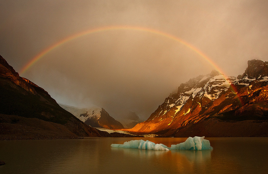 This is what I love about Patagonia! After a 3 am start and 12 km hike to mount Cerro Torre, I was surrounded by drizzle and clouds. It was miserable. But just a few minutes later I was graced by the most beautiful light!⁠