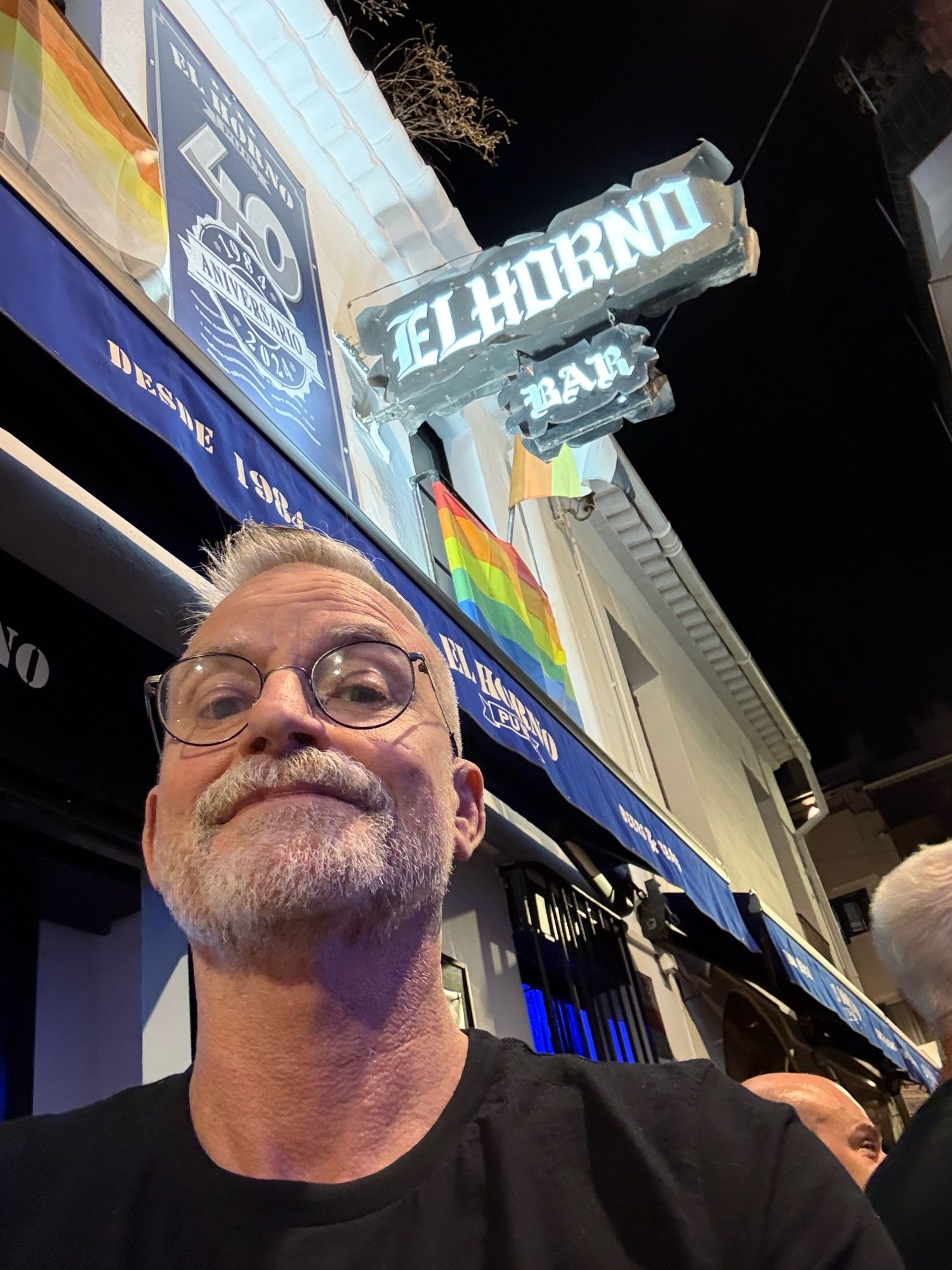 Selfie in front of a gay bar called EL HORNO (‘The Oven’ in Spanish)