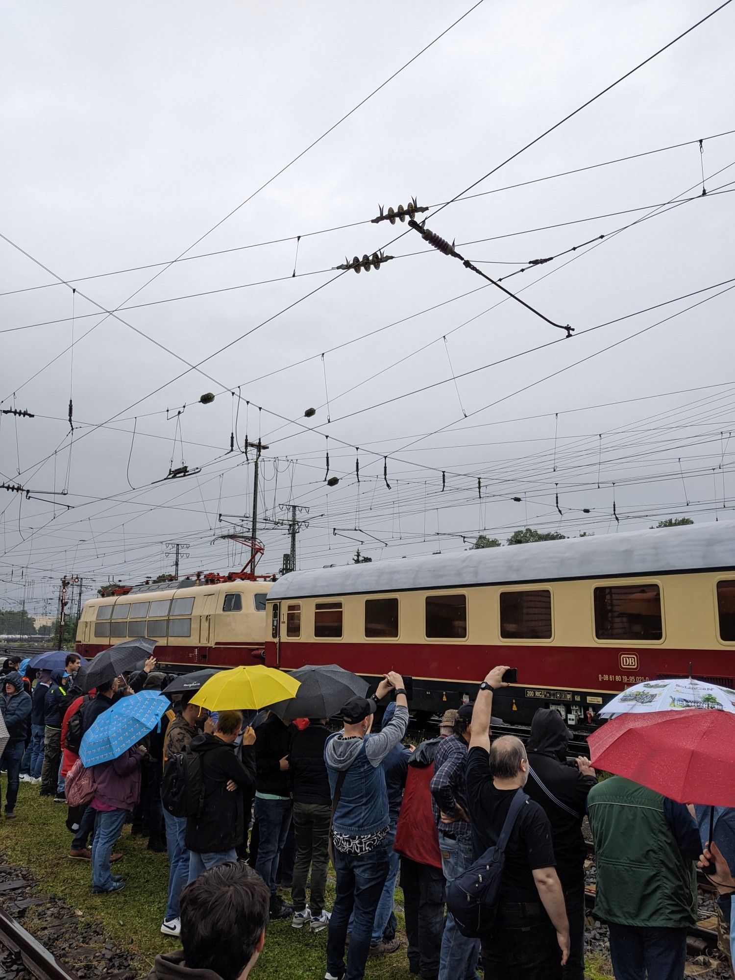 E-Lok Baureihe 103 mit TEE-Personenwagen