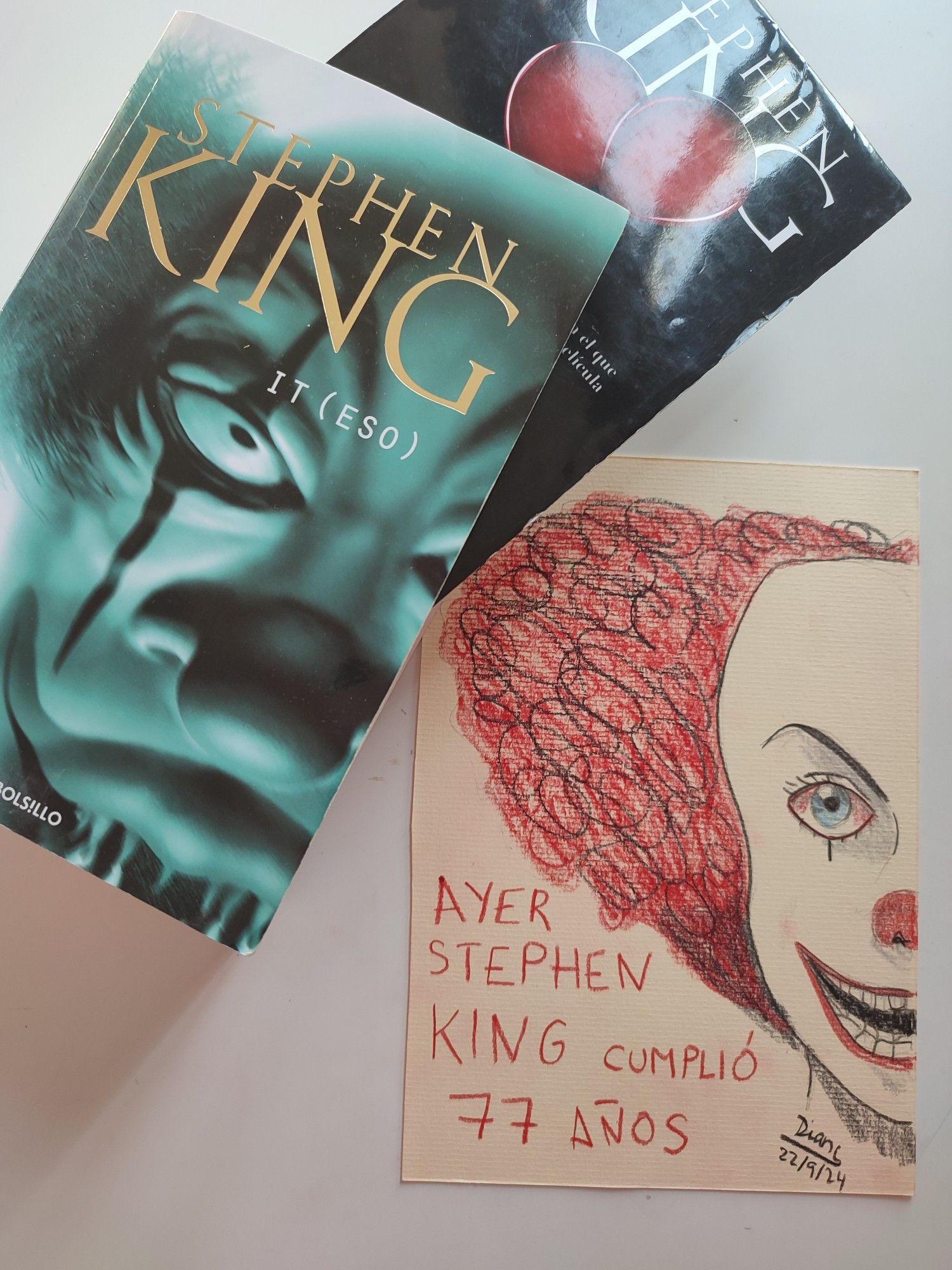 Ayer, el rey del terror, Stephen King, cumplió 77 años. Amo sus historias y mi favorita es It 🎈🎈
#undibujoaldia #drawing #terror #painting #art #books #artwork #artoftheday #artofinstagram #sketch #stephenking #doodle