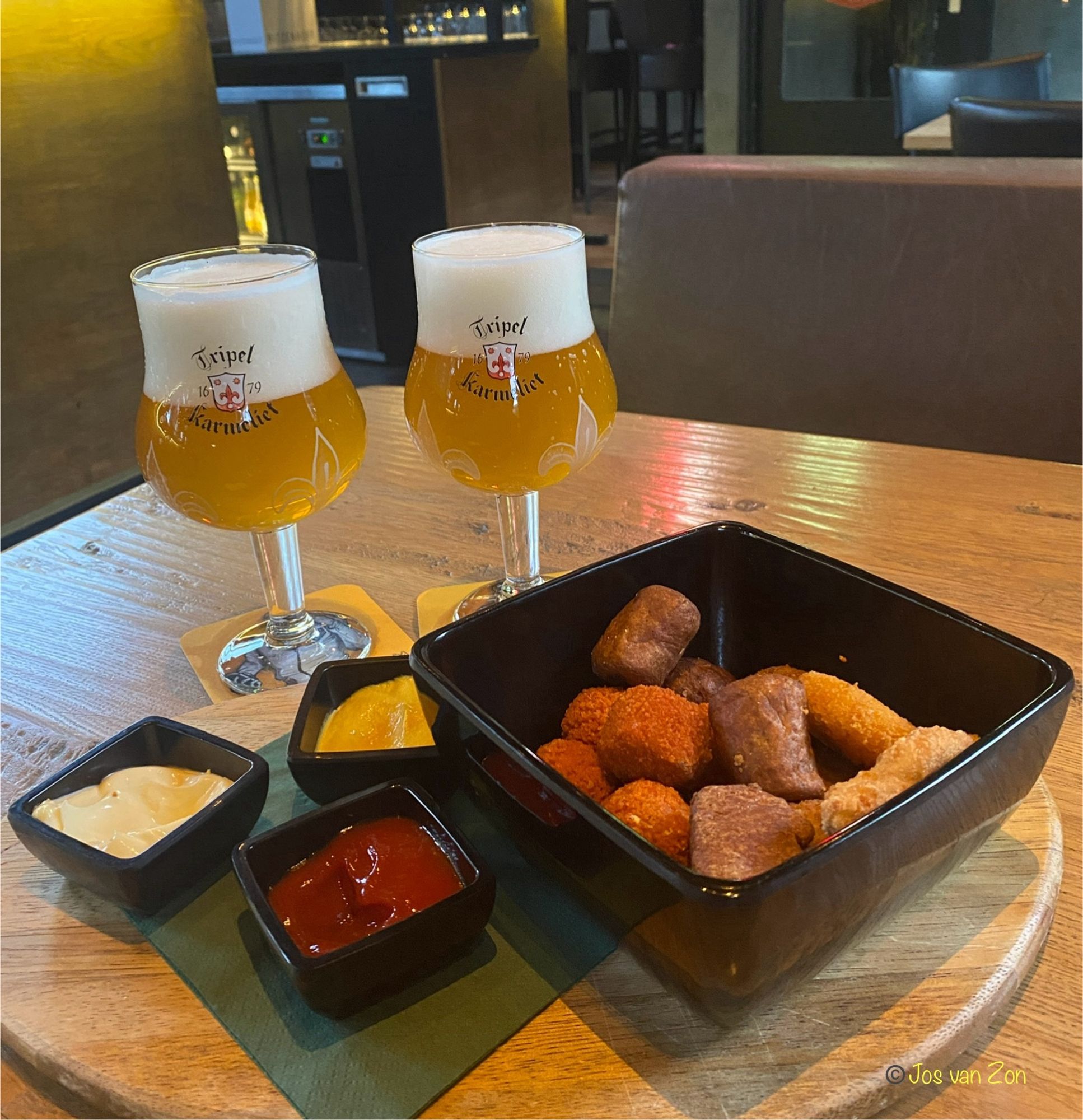 Een biertje met een lekker hapje erbij 😋