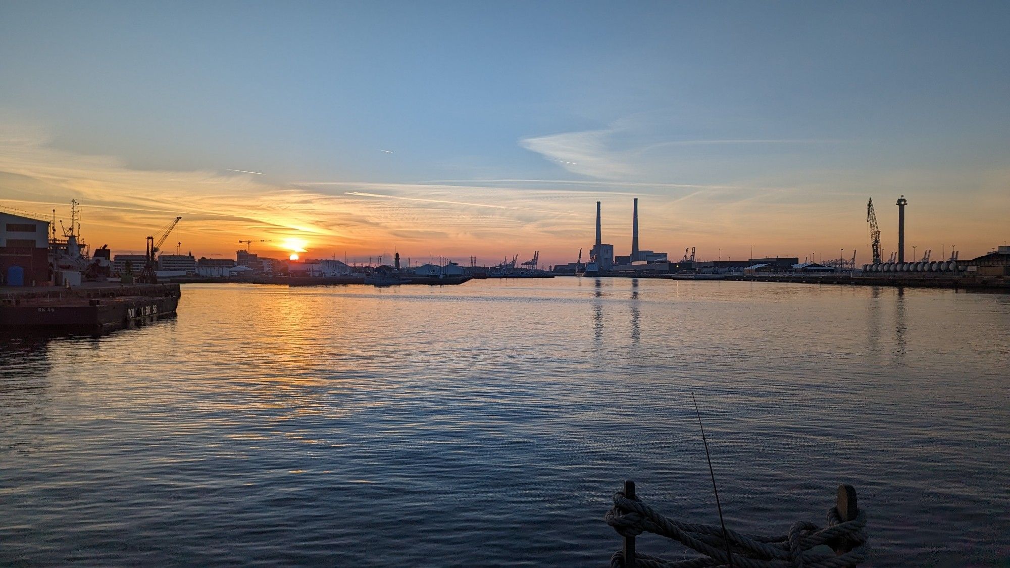 Lever de soleil sur les bassins du Havre