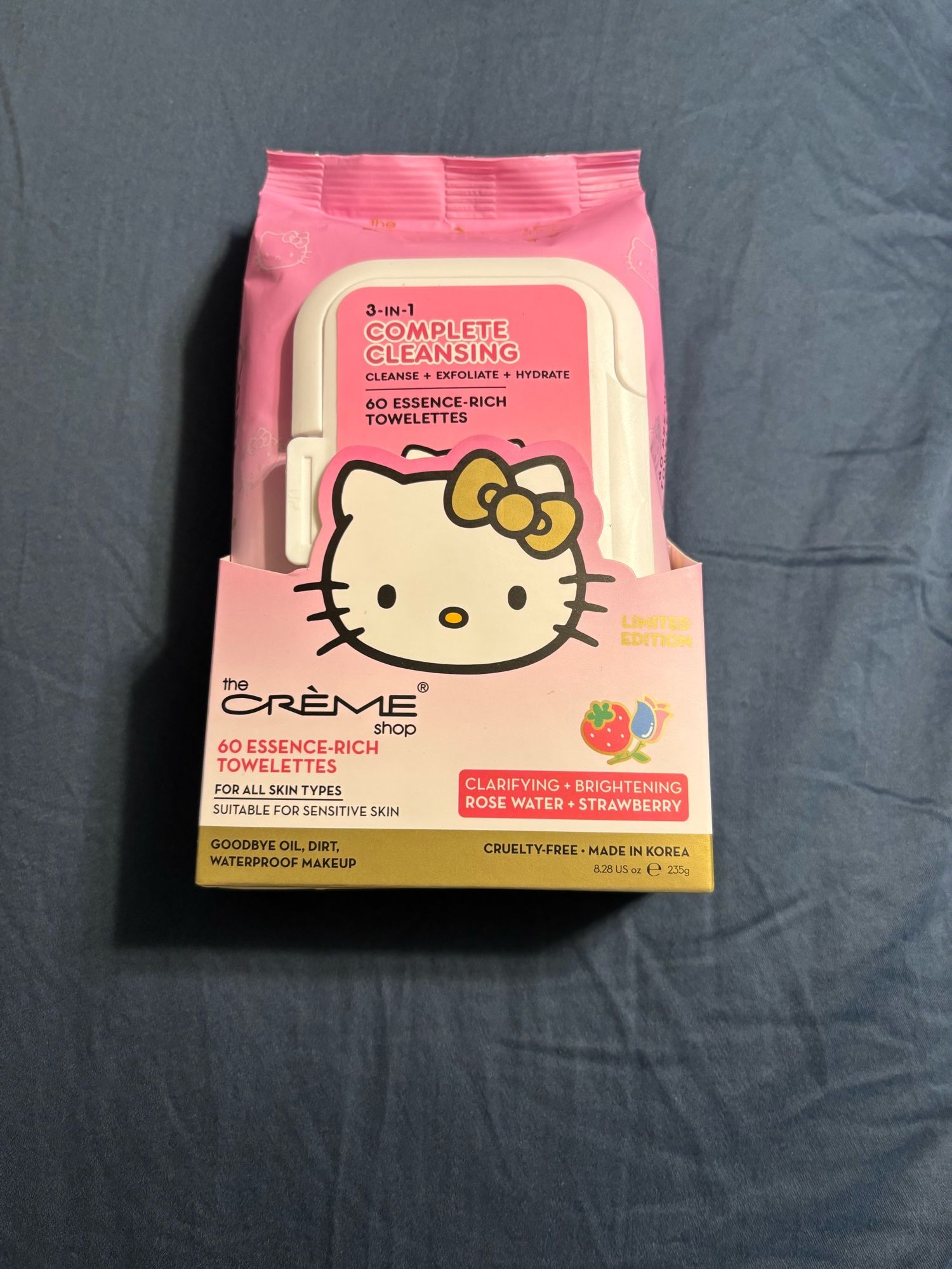 Hello Kitty branded Crème Shop Facial Towelettes

COMPLETE CLEANSING
CLEANSE + EXFOLIATE + HYDRATE
60 ESSENCE-RICH TOWELETTES

FOR ALL SKIN TYPES

SUITABLE FOR SENSITIVE SKIN

GOODBYE OIL, DIRT, WATERPROOF MAKEUP

CLARIFYING + BRIGHTENING ROSE WATER + STRAWBERRY

CRUELTY-FREE 

MADE IN KOREA