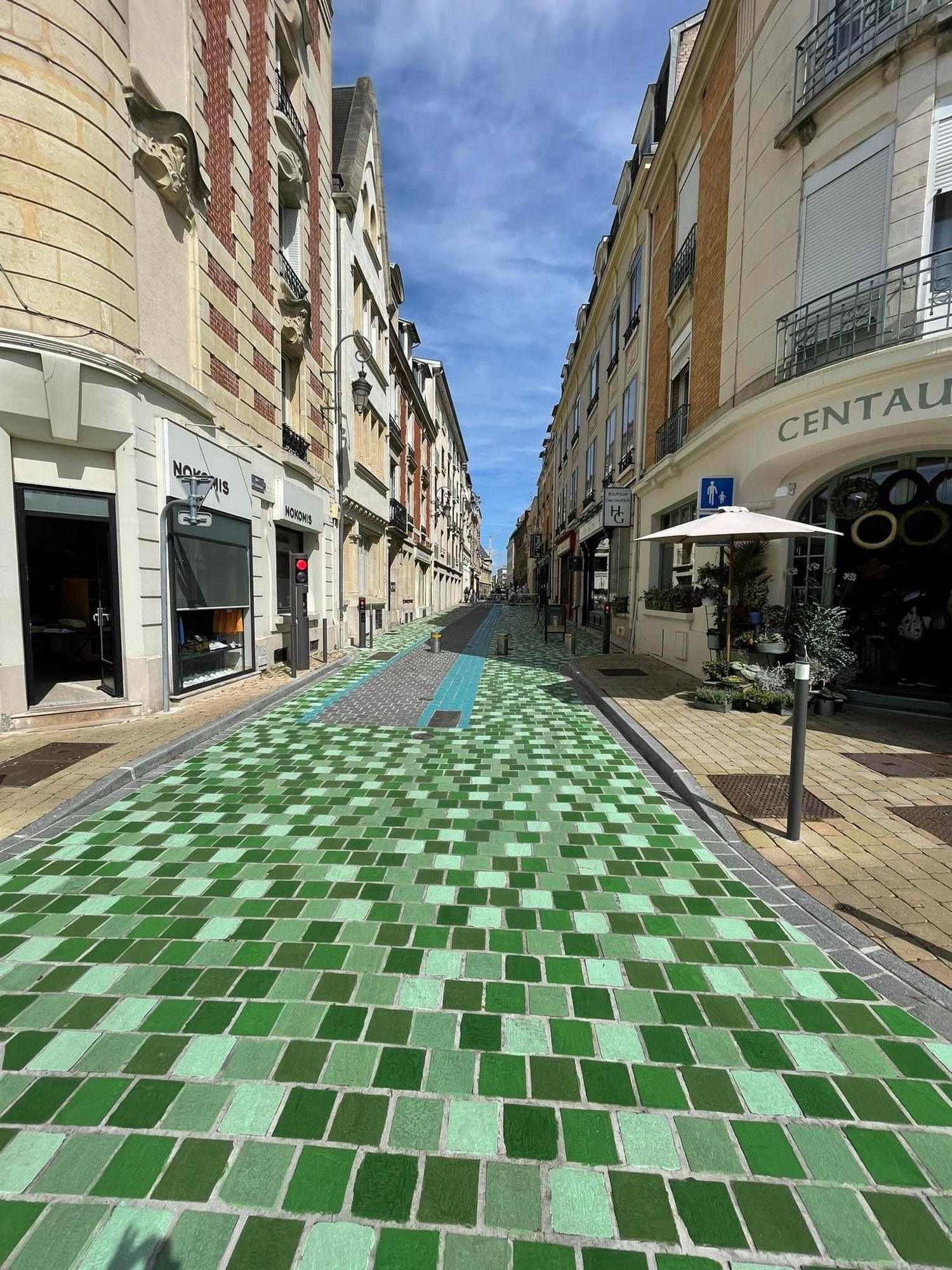 Nouveau pavage rue de Tambour à Reims