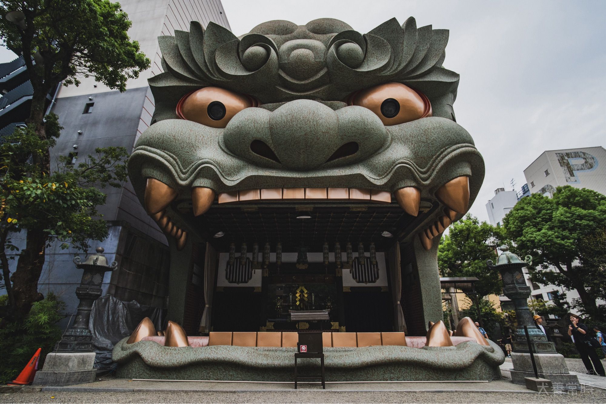 難波八坂神社の獅子殿