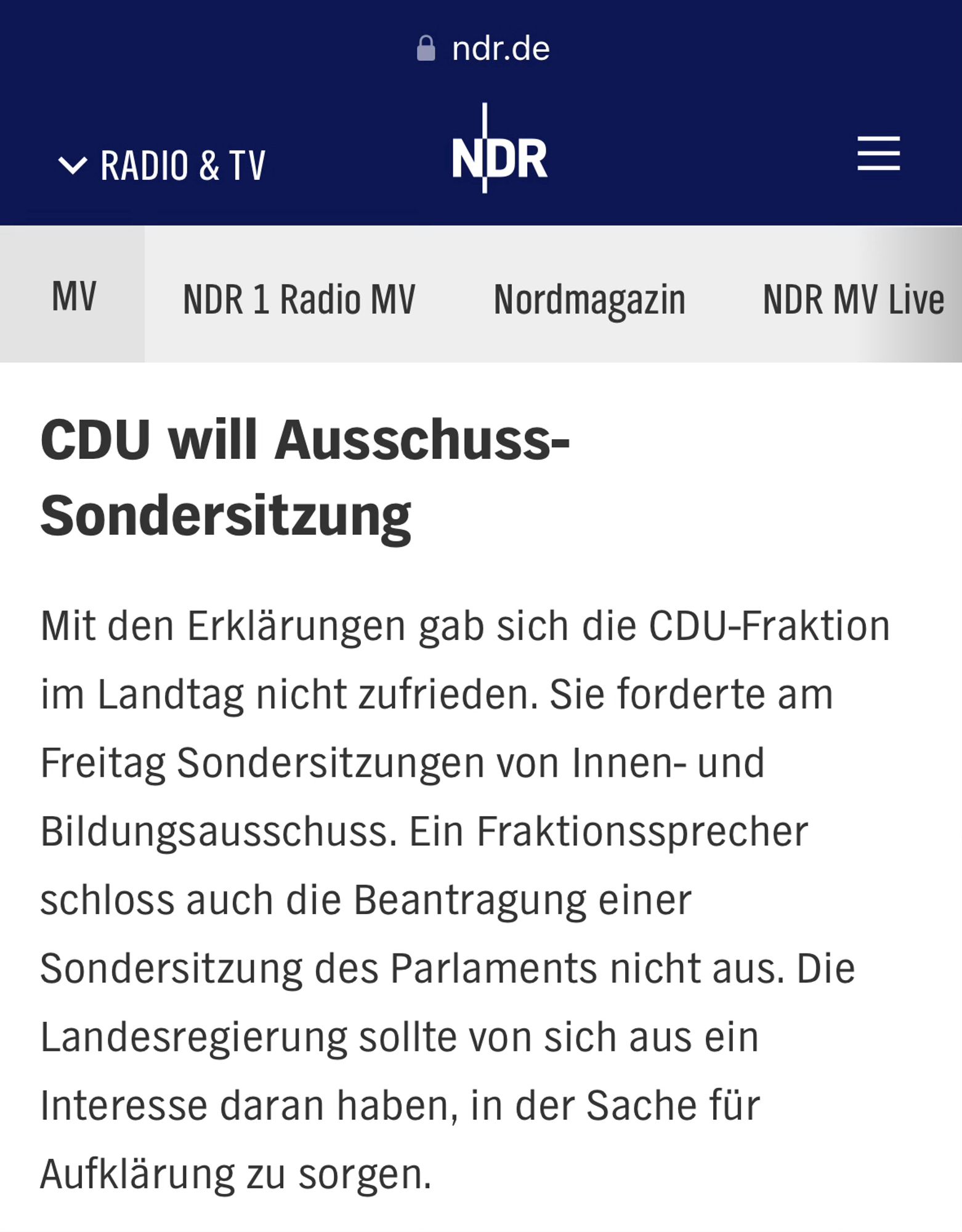 CDU will Ausschuss-Sondersitzung

Mit den Erklärungen gab sich die CDU-Fraktion im Landtag nicht zufrieden. Sie forderte am Freitag Sondersitzungen von Innen- und Bildungsausschuss. Ein Fraktionssprecher schloss auch die Beantragung einer Sondersitzung des Parlaments nicht aus. Die Landesregierung sollte von sich aus ein Interesse daran haben, in der Sache für Aufklärung zu sorgen.