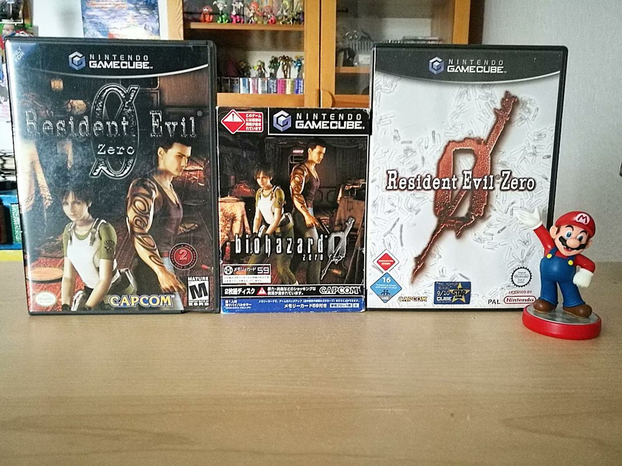 Von links nach rechts:
Resident Evil Zero US Version, Biohazard Zero Japanische Version,
Resident Evil Zero Pal Version.
Aller Gamecube