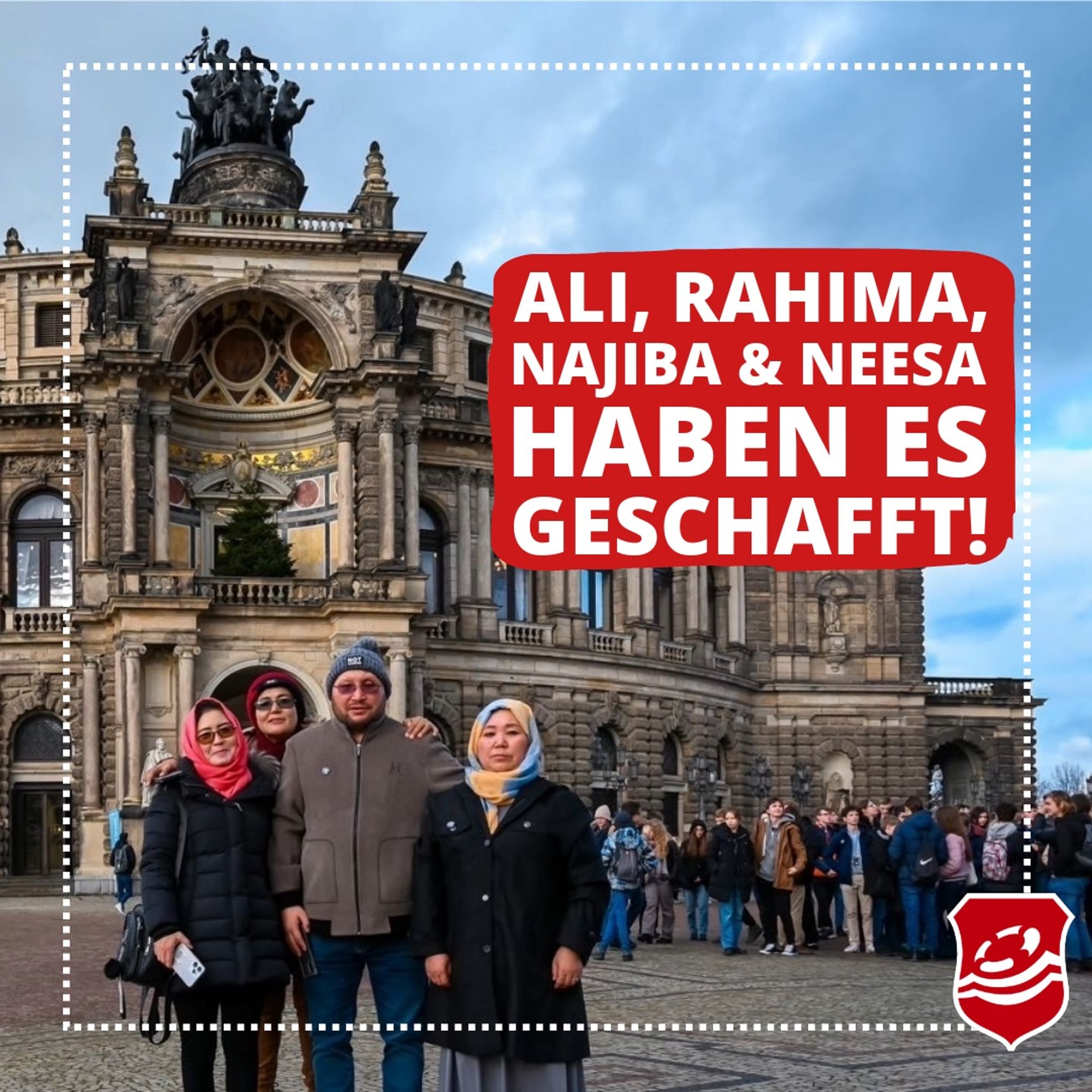 Die Familie vor der Semperoper