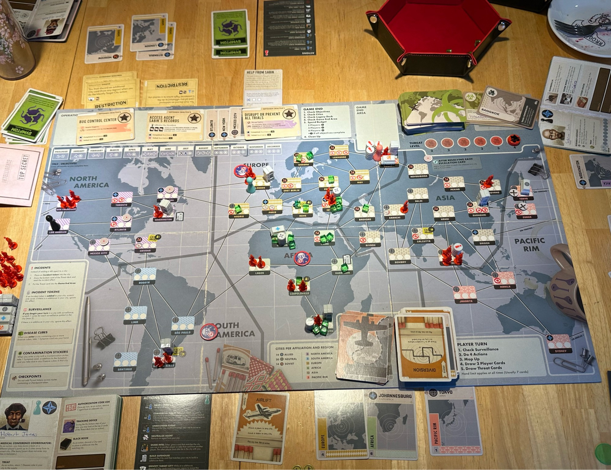 The final moment of Pandemic Legacy: Season 0. The 7th incident occurs as a 4th agent is dispatched to Bangkok right after an outbreak explodes out of Istanbul. The world devolves into chaos. Stay away from Moscow! 😱