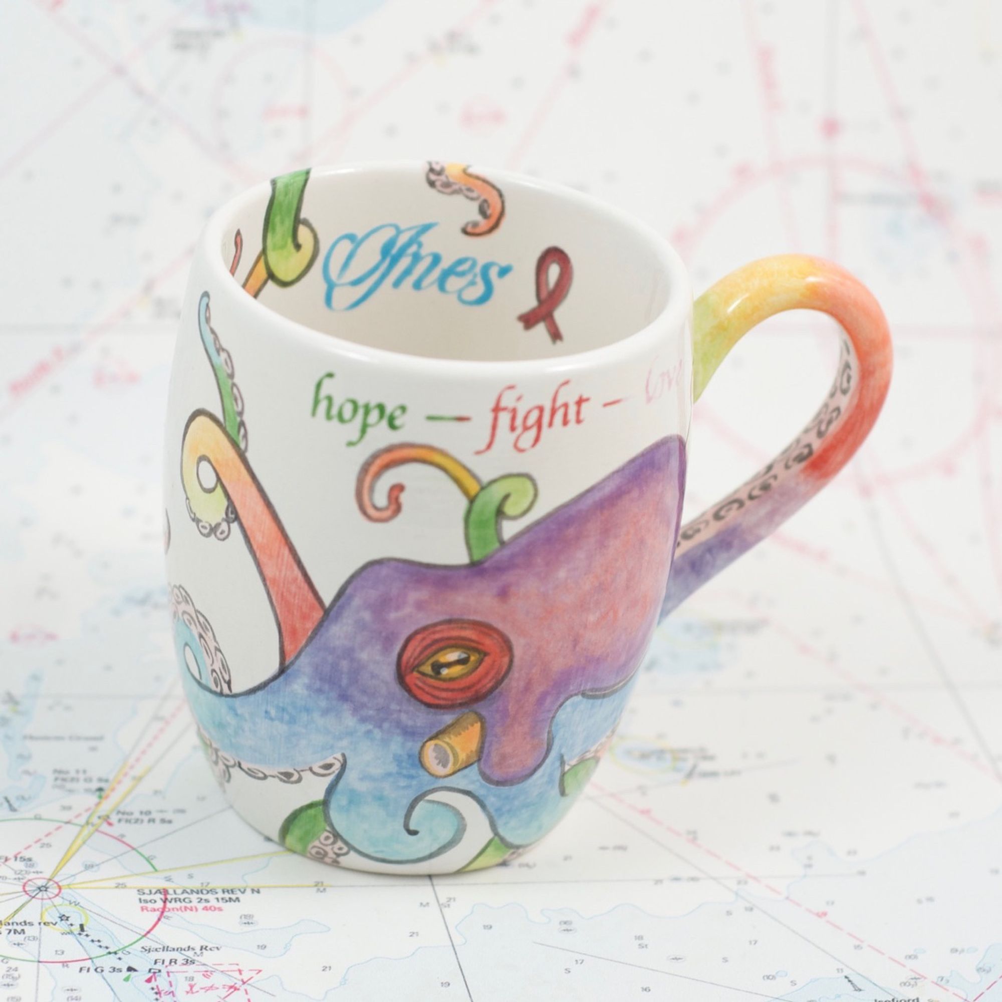 Tasse mit regenbogenbuntem Kraken „hope — fight — love“ „Ines“ und Awareness Schleife