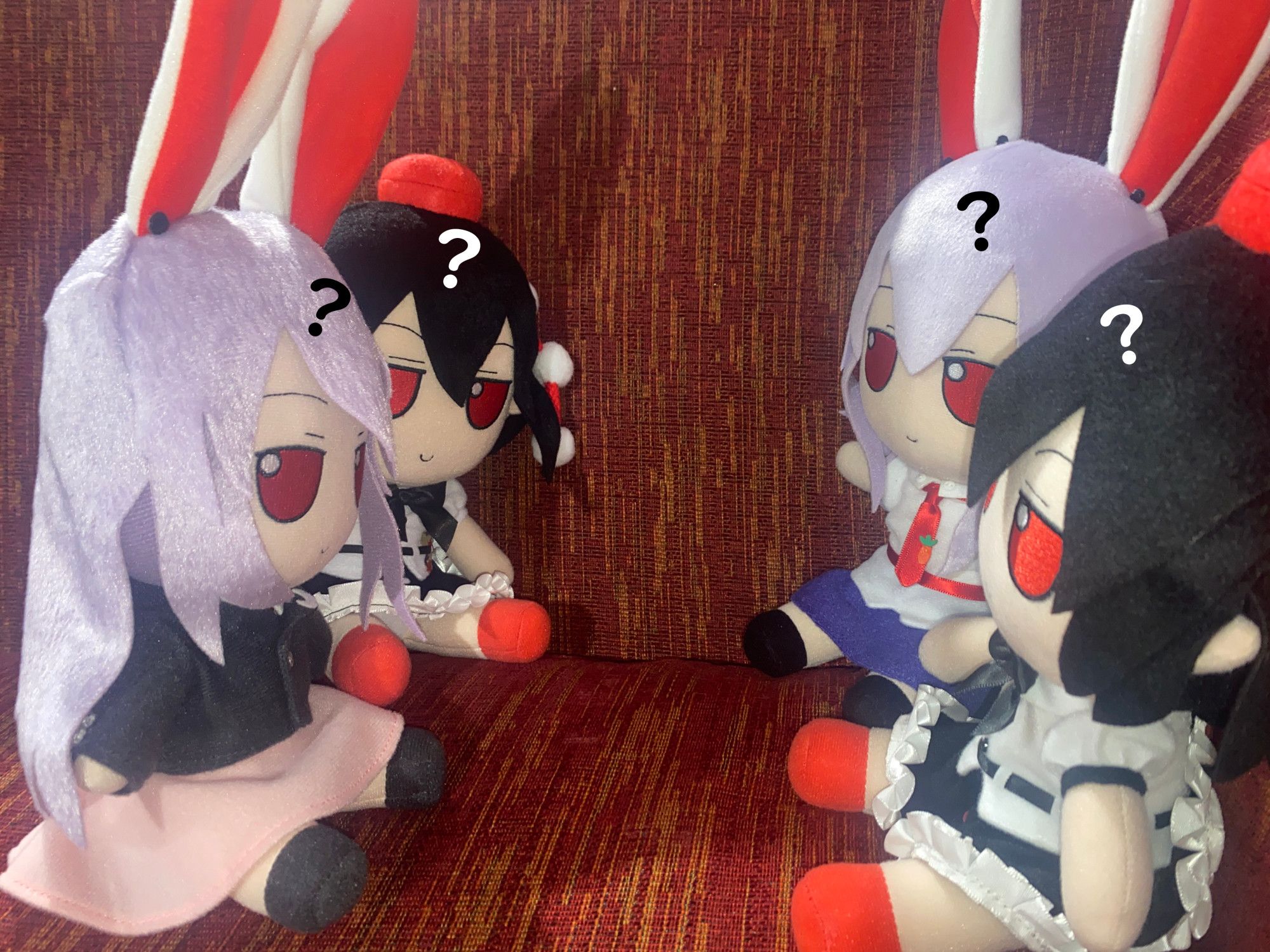 Hisoutensoku Reisen, Mountain of Faith Aya, Reisen, and Aya looking at eachother with question marks on their heads,