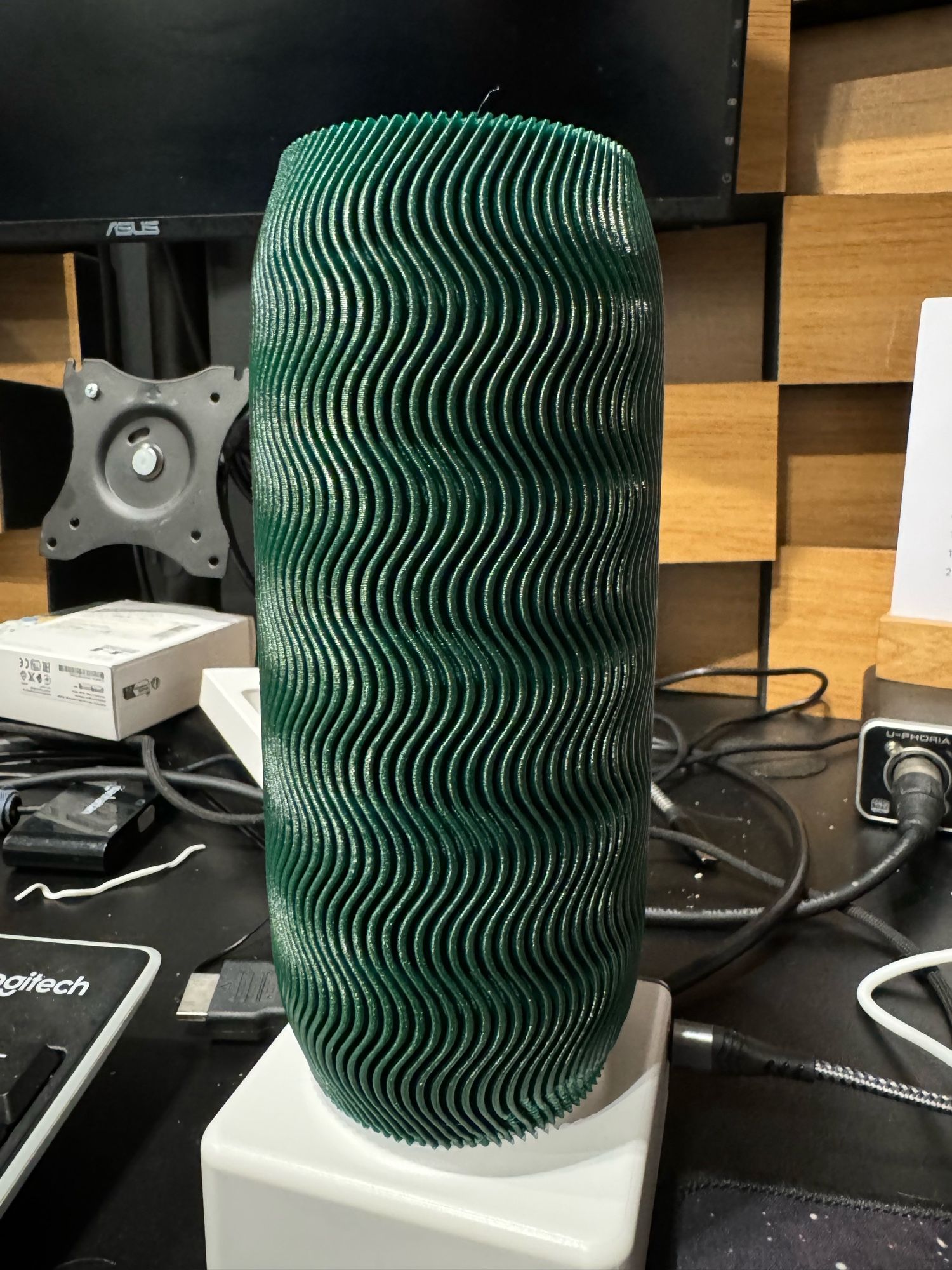 Green wavy vase 3d printed