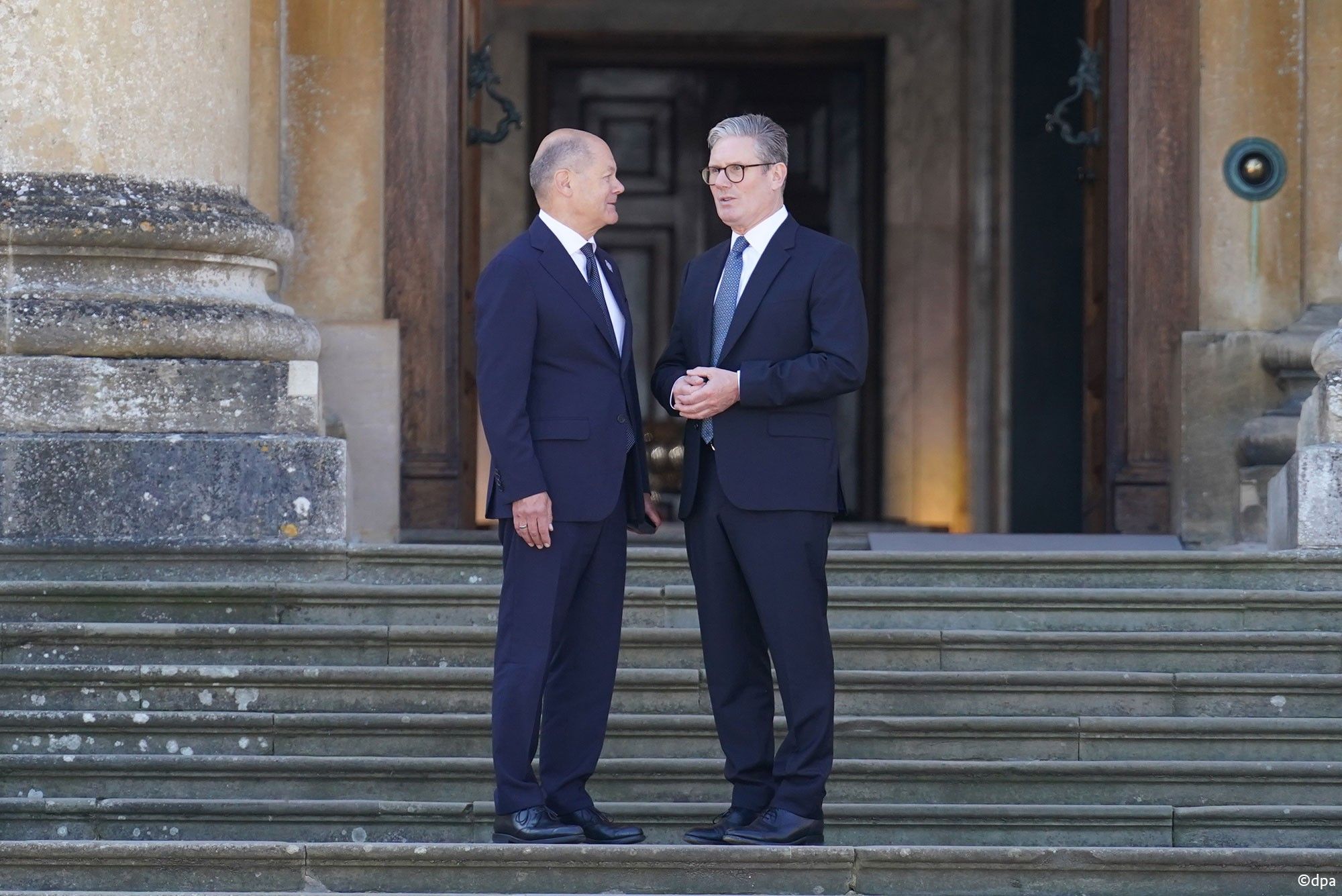 Prime Minister Keir Starmer and Chancellor Olaf Scholz in conversation