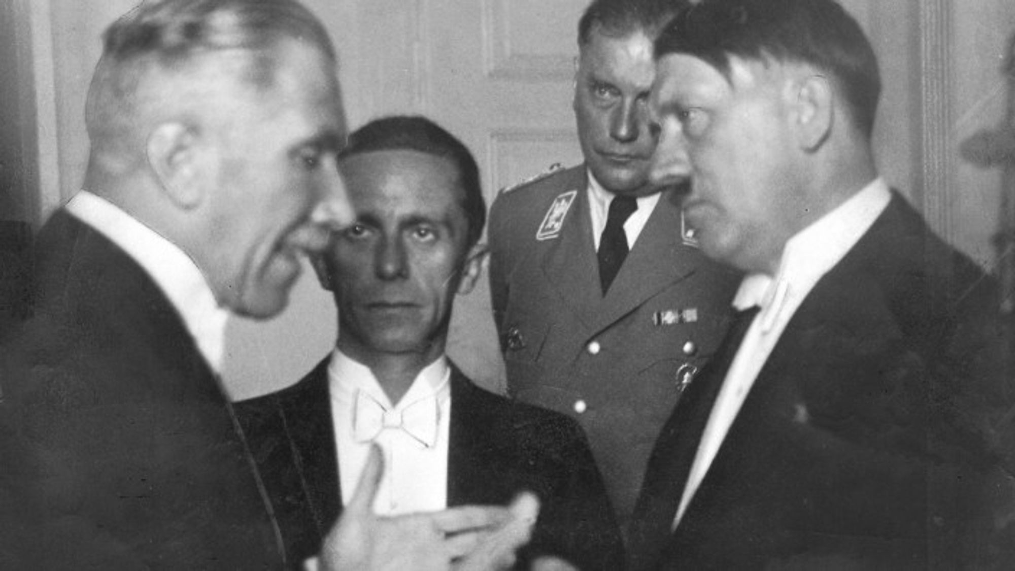 Franz von Papen mit Goebbels, Göhring und Hitler.