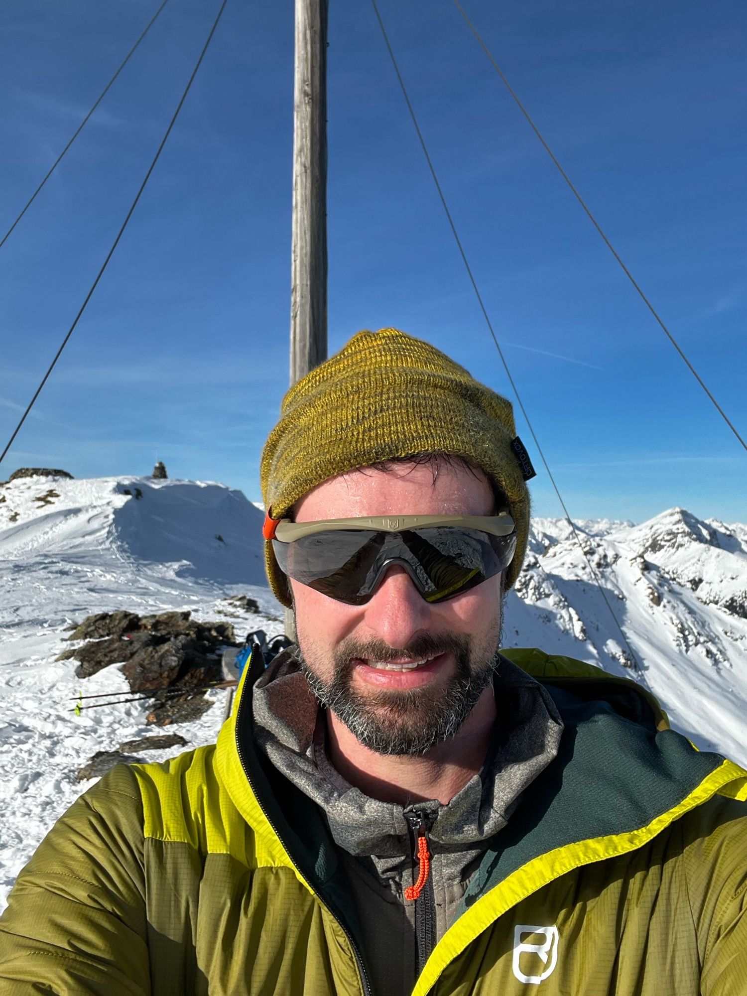 Some random dude taking a selfie on the Königsangerspitze. Does not look exhausted at all. #sarcasm