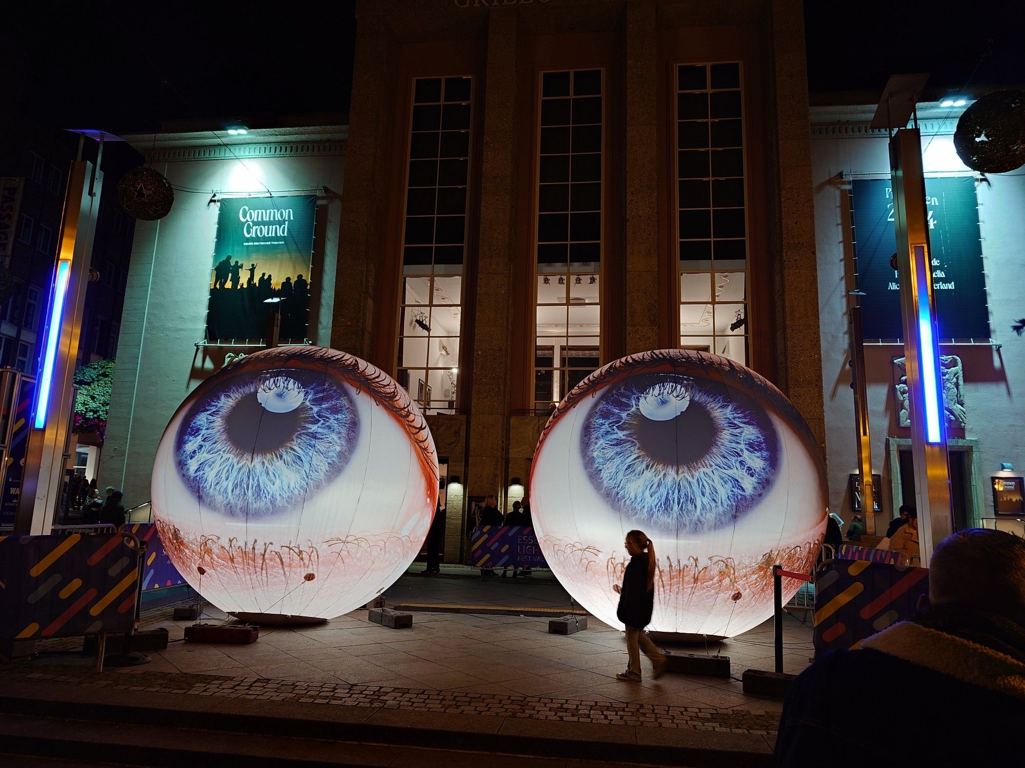 Lichtinstallation Augen