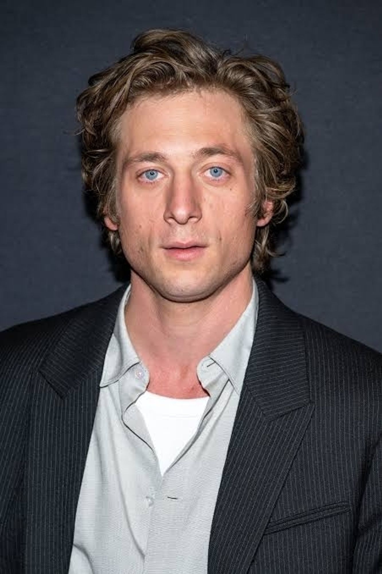 A photo of actor Jeremy Allen White