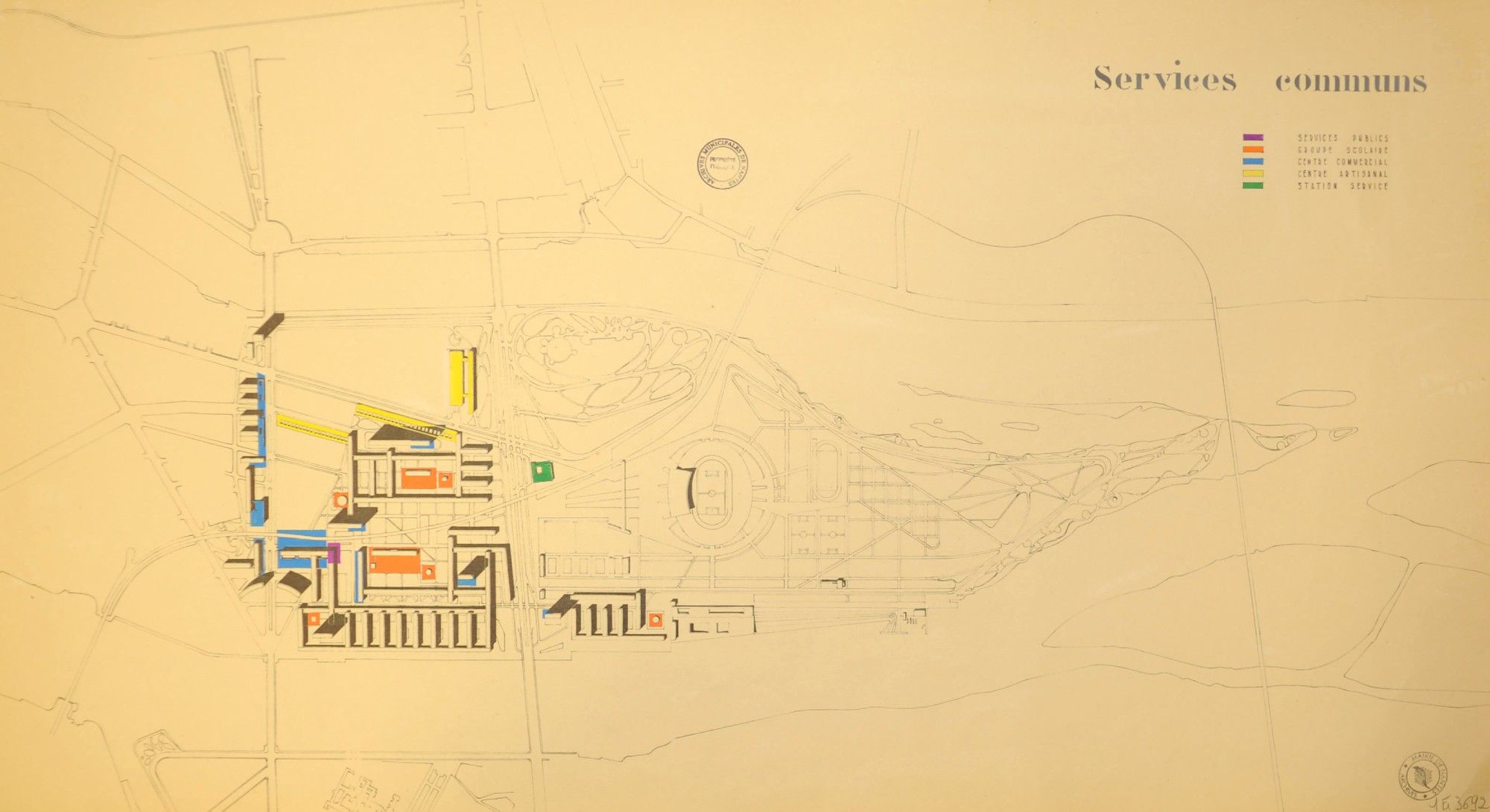 Plan des services communs

Cote : 1Fi3692 - Plan d'aménagement de l'île Beaulieu (1954)

Analyse : Plan d'aménagement de l'île Beaulieu : services communs.
Réalisé par M. Favraud le 15 juin 1954.
En violet les services publics, en orange le groupe scolaire, en bleu le centre commercial, en
jaune le centre artisanal et en vert la station service.

Auteur(s) : FAVRAUD (M.) [ Auteur ]
Type document : Plan
Technique : Imprimé couleur
Format : 42X78
Support : Papier
Etat matériel : Bon
Série : Fi - Documents Figurés
Sous-série : 1Fi - Cartes et plans depuis 1790 - Voir le fonds d'origine

Mode d'entrée : Versement
Réalisé en : 1954

Original Consultable : NON
Termes d'indexation :  - [Auteurs] FAVRAUD (M.), - [Lieux] BEAULIEU (île), - [Personnes] FAVRAUD (Marcel),
Période historique : 20e SIECLE

Archives de Nantes