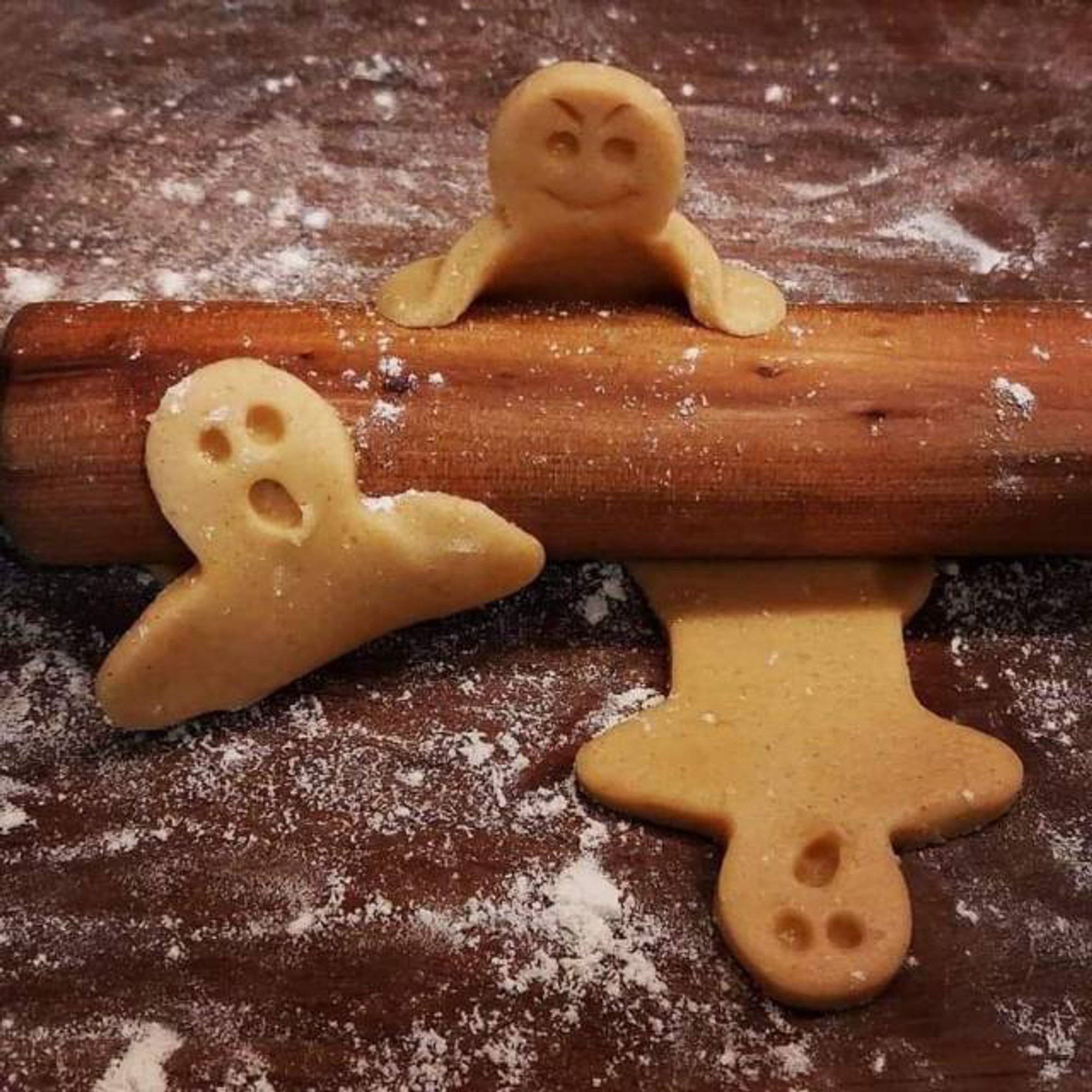 Biscuits de Noël sous rouleau à pâtisserie