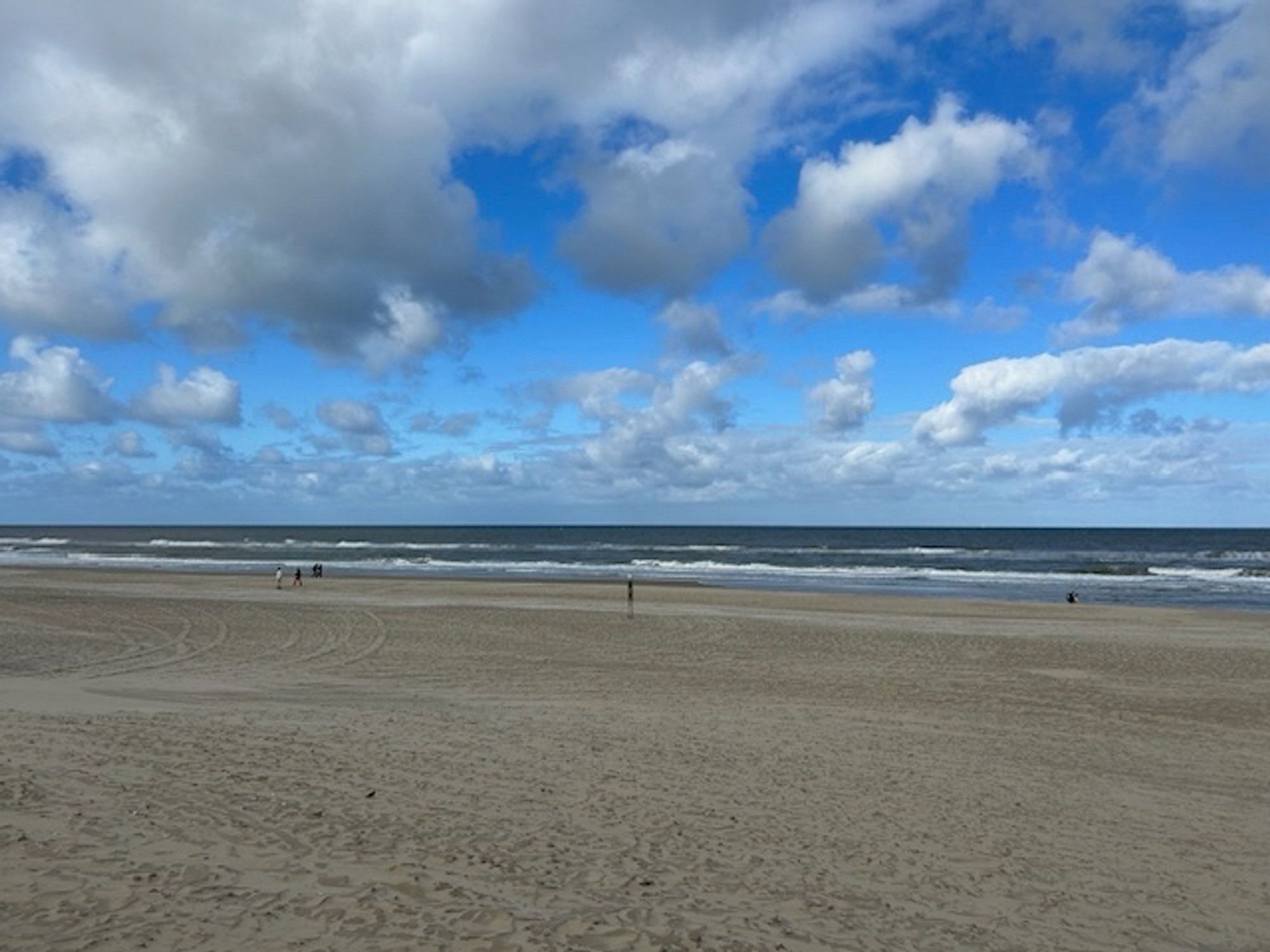 Wolken boven zee