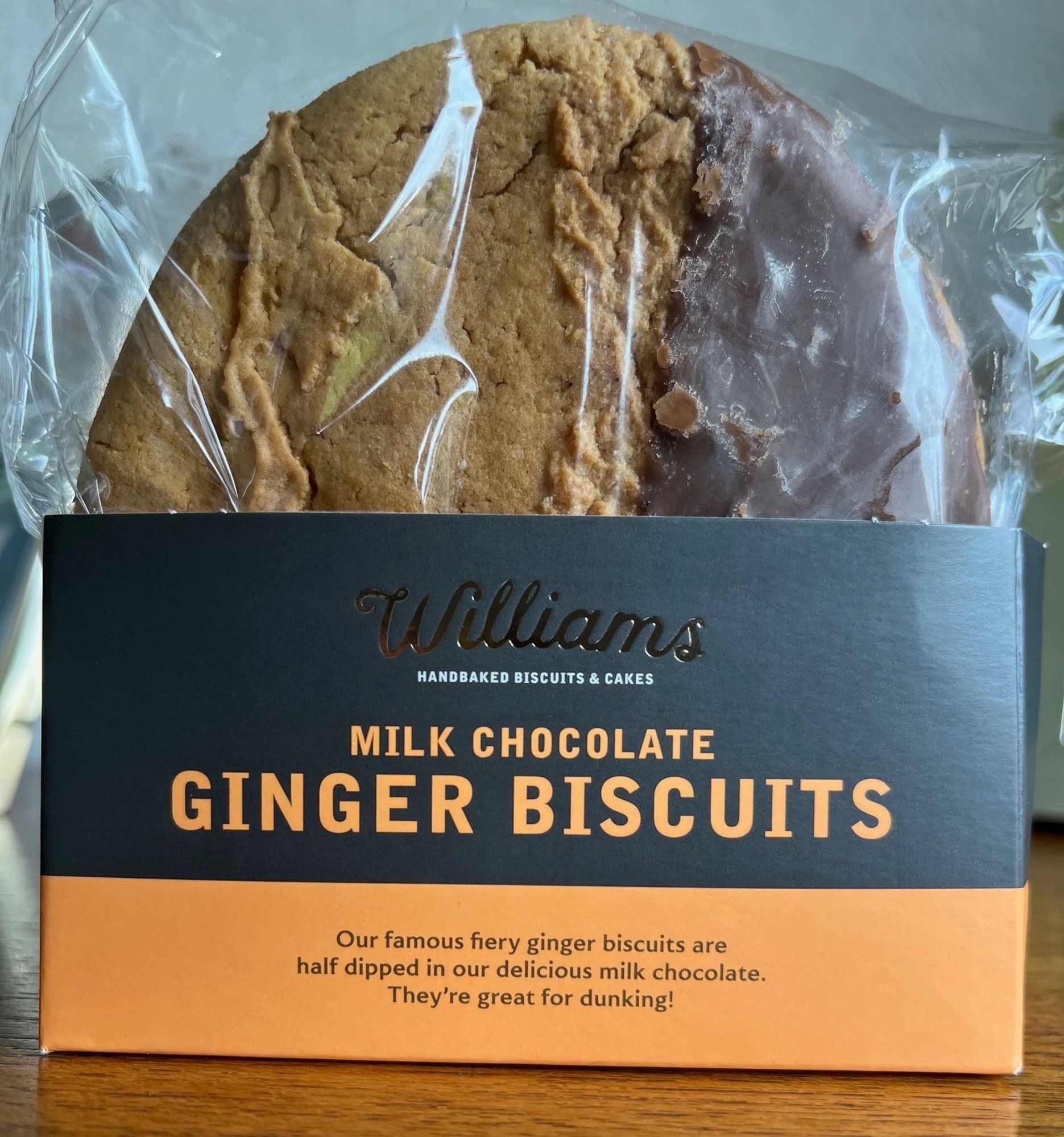 Picture Milk chocolate/ginger biscuits in cellophanes box