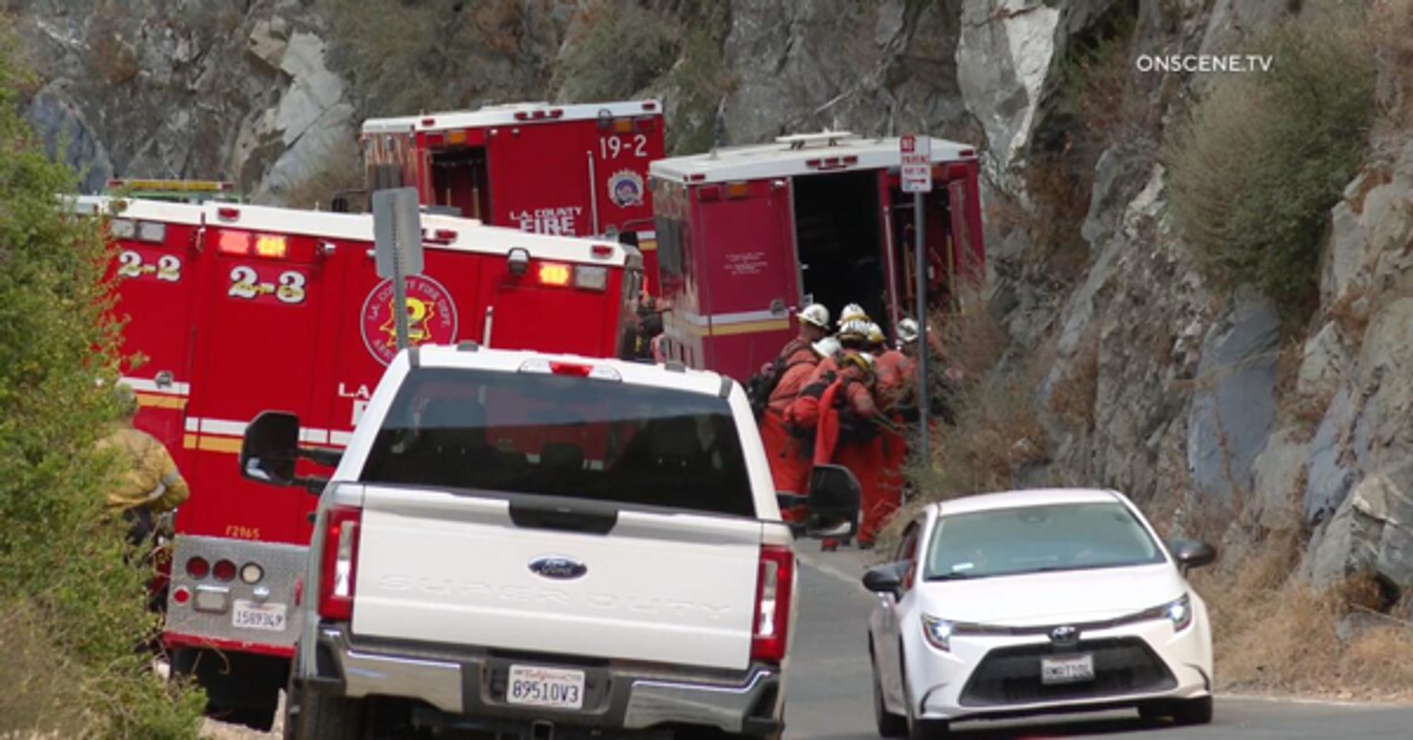 Bridge fire in Angeles National Forest blackens 800 acres; visitors, residents flee