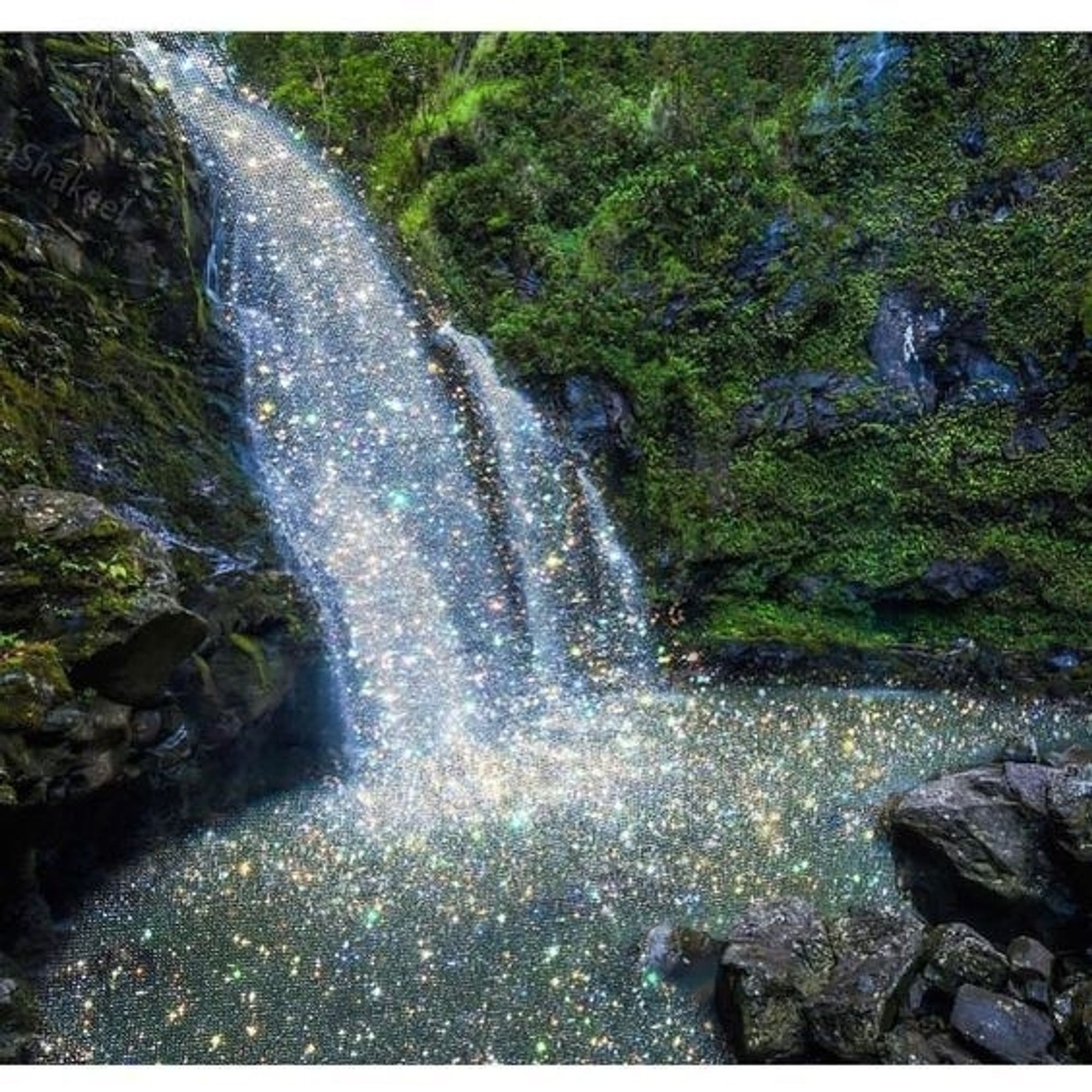 Une cascade lumineuse pour la lumière de ce soir.. :)