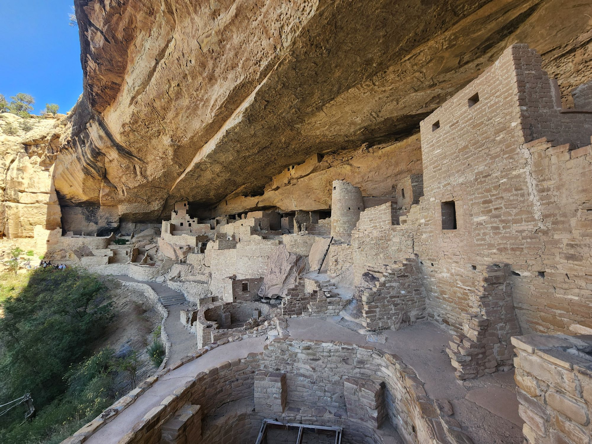 A picture of the dwellings of Mesa Verde.