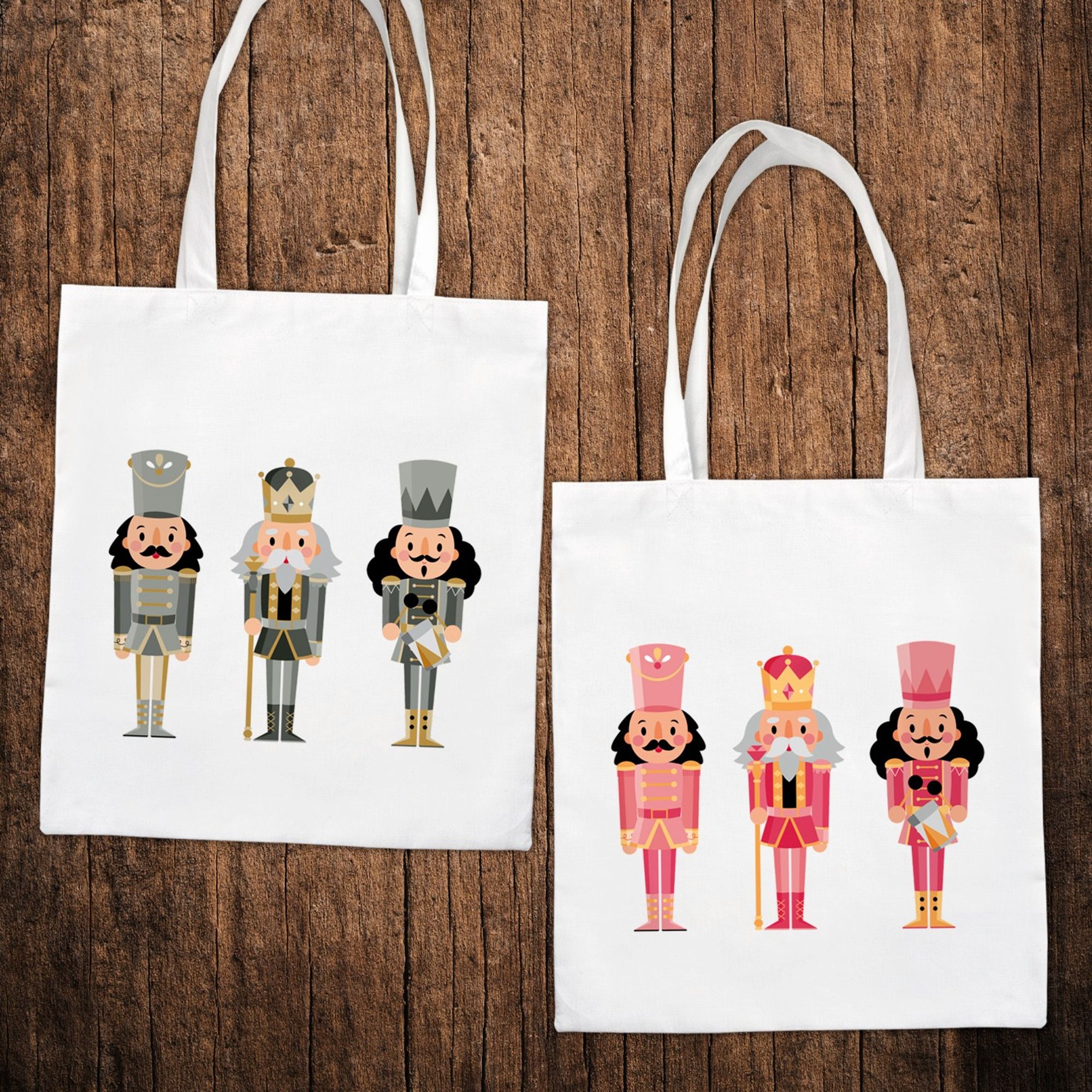 Tote bags en coton blanc et au motif de 3 petits personnages de casse-noisettes, comme dans le conte de Noël. Existe en deux versions : une dans les tons gris et une dans les tons roses.