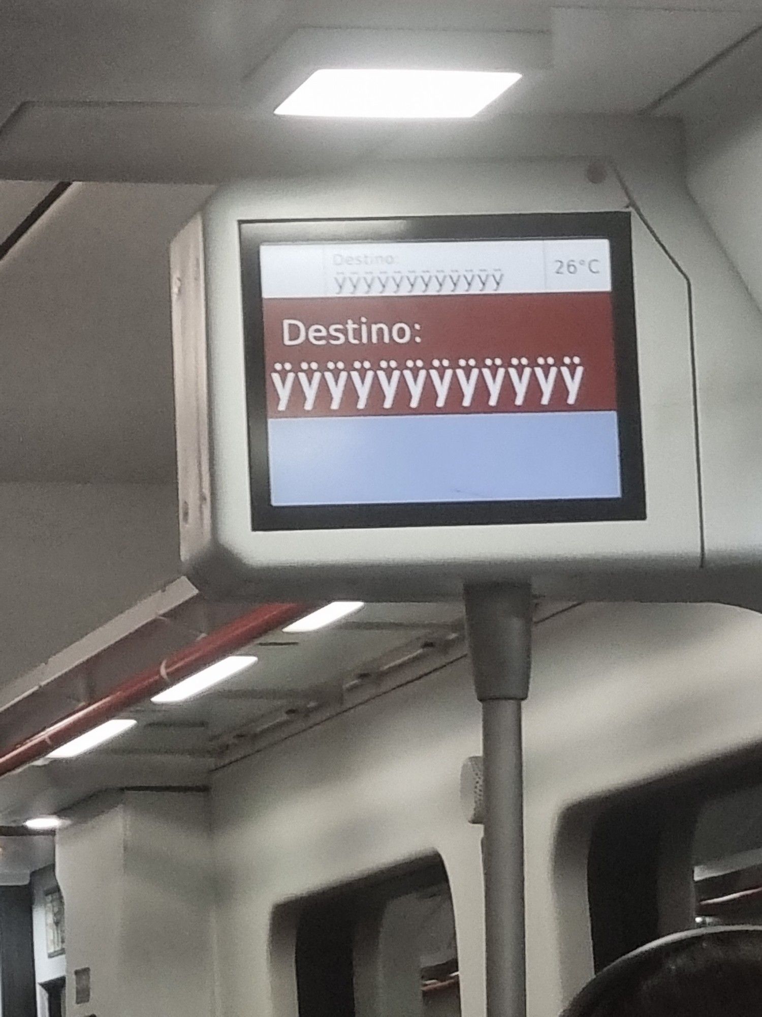 Foto de la pantalla averiada de un tren de RENFE.