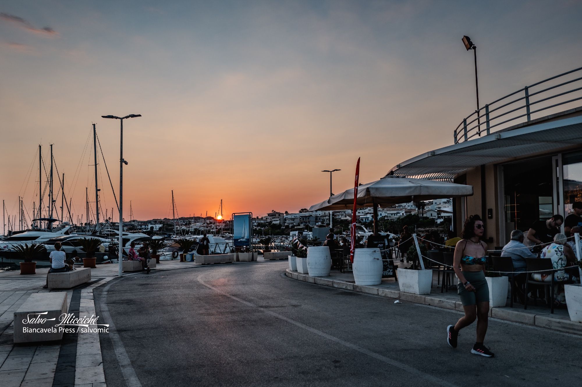 Sunset at the marina (Sicily 🇮🇹)

#sunset leica_camera #nightshots #harbour #travelling #sicily